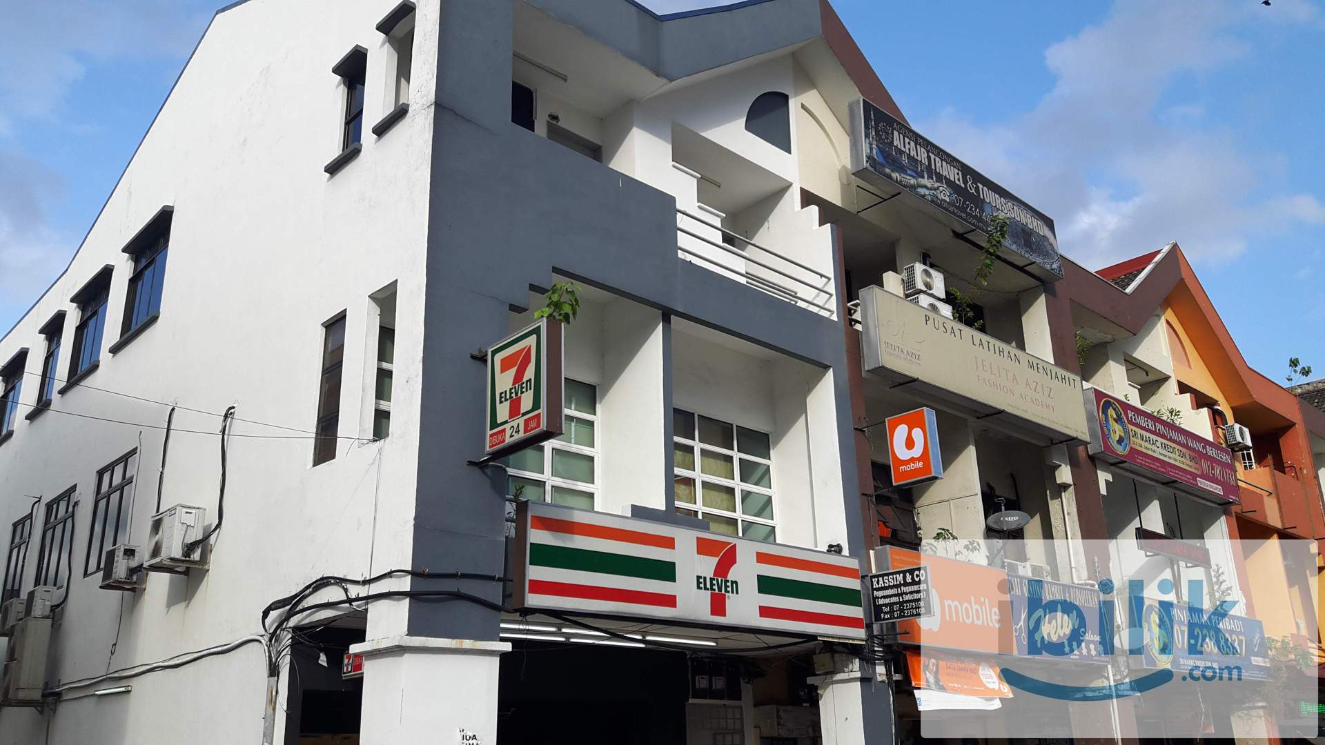 Air Cond Queenbed Room at Bandar Baru Uda For Rent - Image 1
