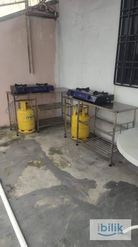 Master Room at Taman Johor Jaya, Johor Bahru - Image 1