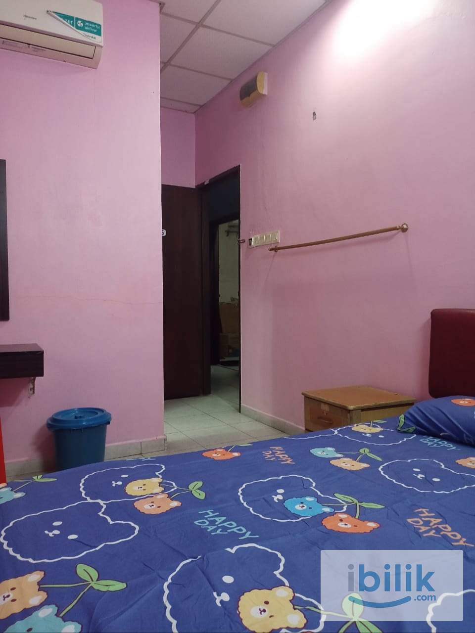 Master Room at Taman Johor Jaya, Johor Bahru - Image 2