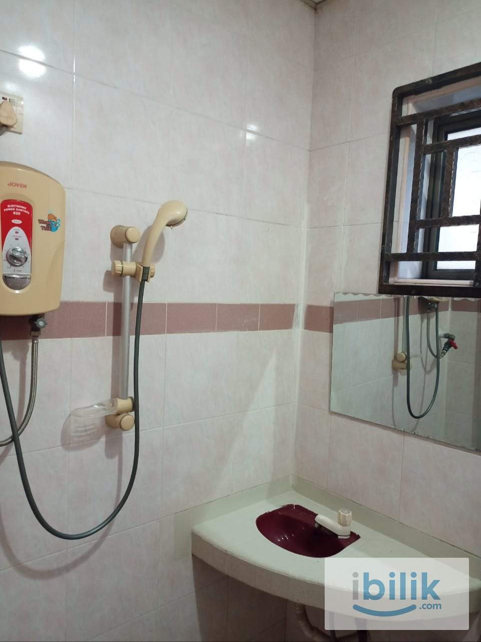 Master Room at Taman Johor Jaya, Johor Bahru - Image 4