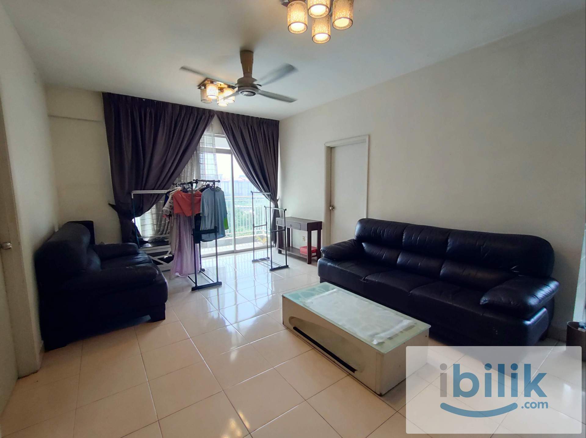 Spacious Master Room With Attached Bathroom, Free Wifi, Short Walk To LRT Stations - Image 7
