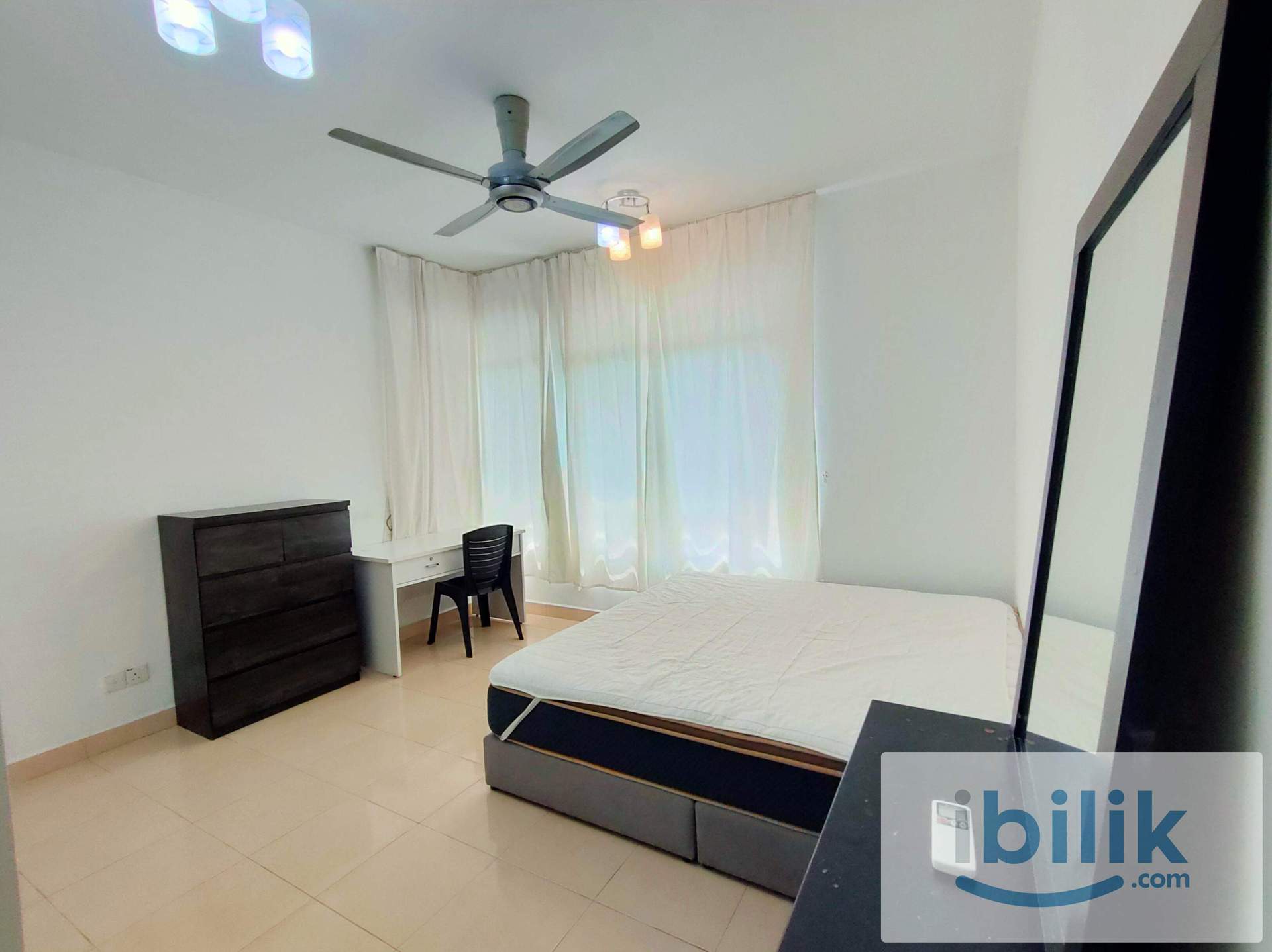 Spacious & Furnished Master Room With Air Con, Free Wi-Fi, Short Walk To LRT Stations - Image 1