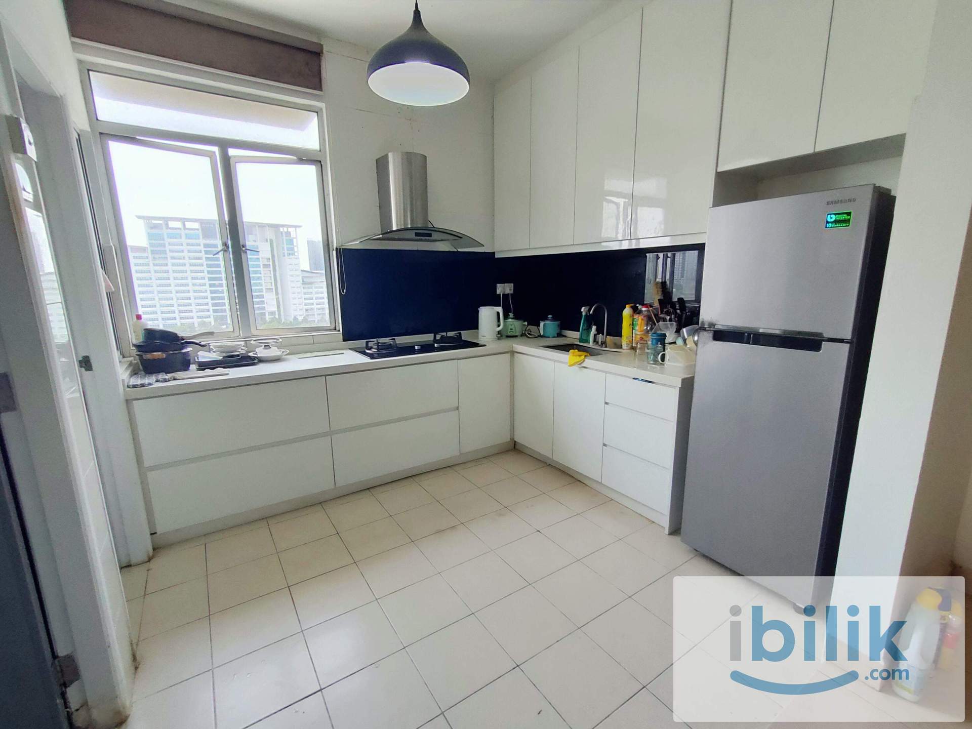 Spacious & Furnished Master Room With Air Con, Free Wi-Fi, Short Walk To LRT Stations - Image 4