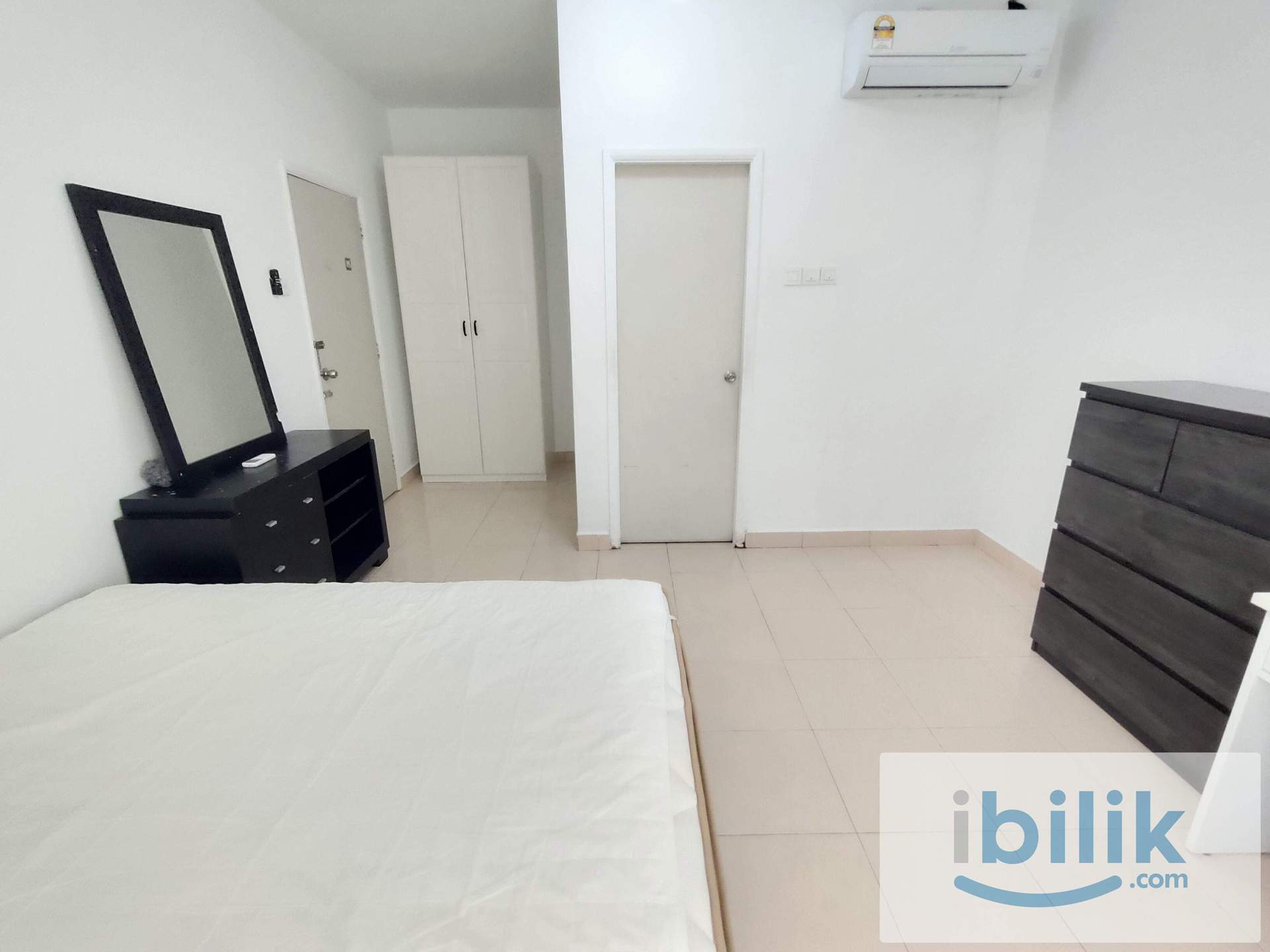 Furnished Master Room With Air-Con, Free WiFi, Short Walk To LRT Stations, Good Security, Condo Facilities - Image 3