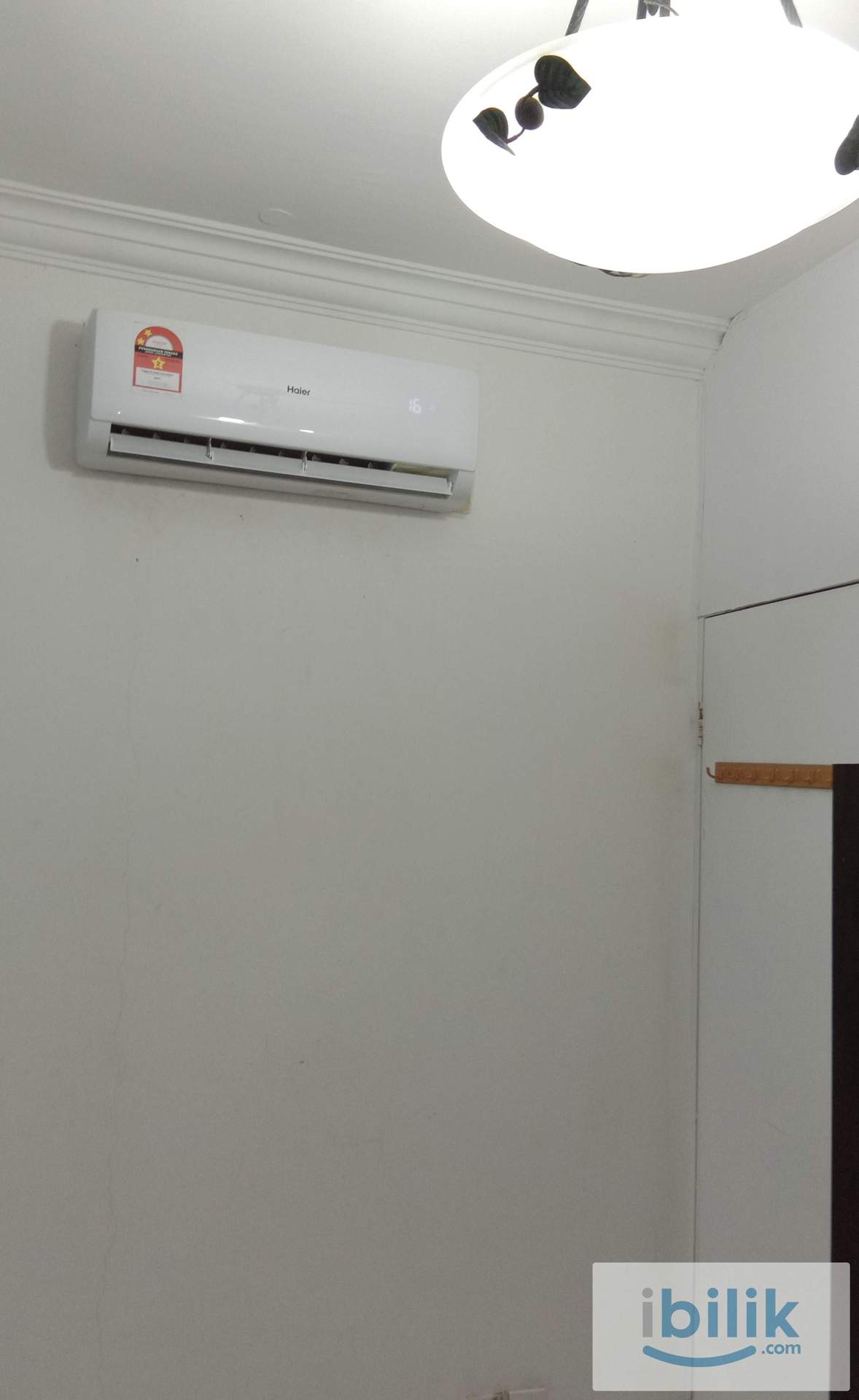 Gorgeous aircond master Room, Male, Bayu Tasik1 Condo, LRT Salak selatan  - Image 4