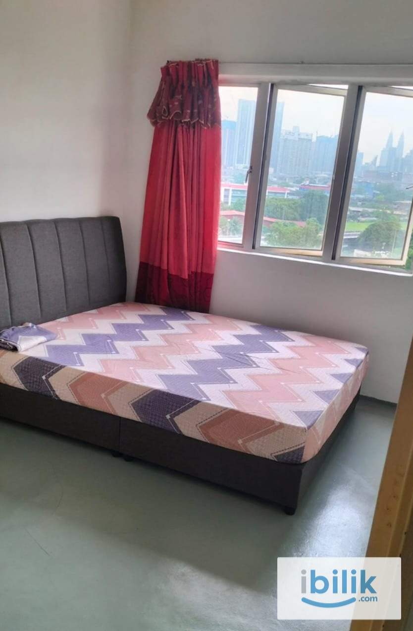 Fully Furnished Master bedroom Klcc View, Female Malay, Putra Suria Resident, 2min Cheras LRT Station  - Image 1