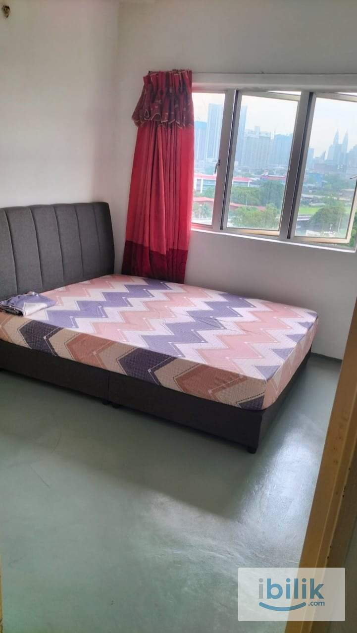 Fully Furnished Master bedroom Klcc View, Female Malay, Putra Suria Resident, 2min Cheras LRT Station  - Image 2