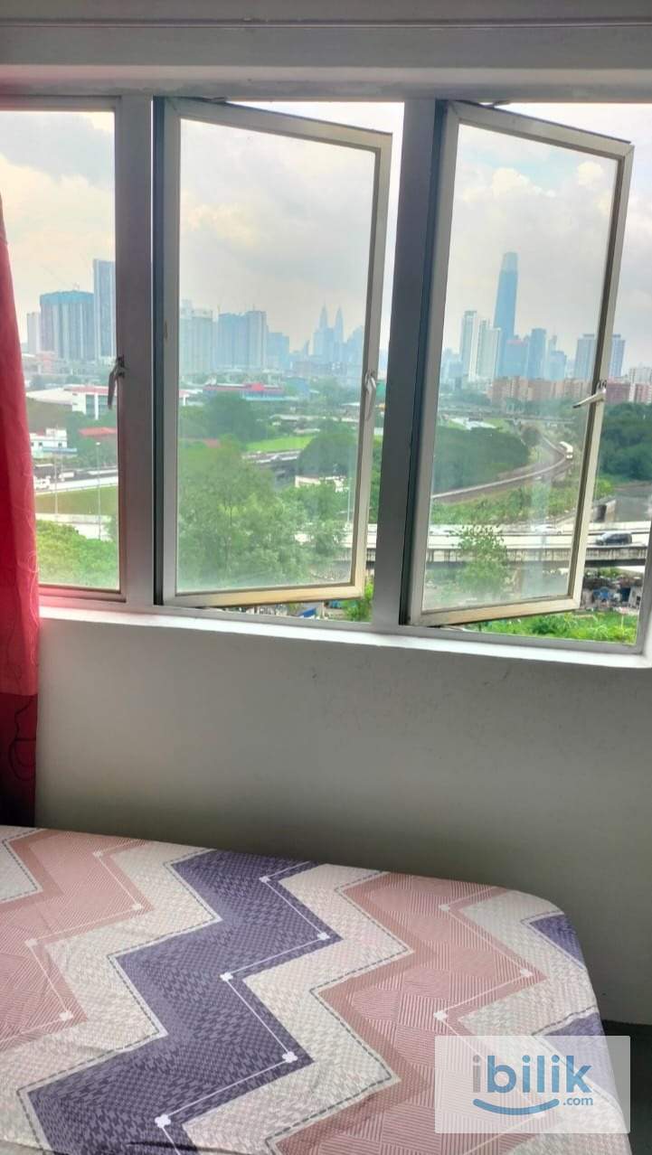 Fully Furnished Master bedroom Klcc View, Female Malay, Putra Suria Resident, 2min Cheras LRT Station  - Image 5