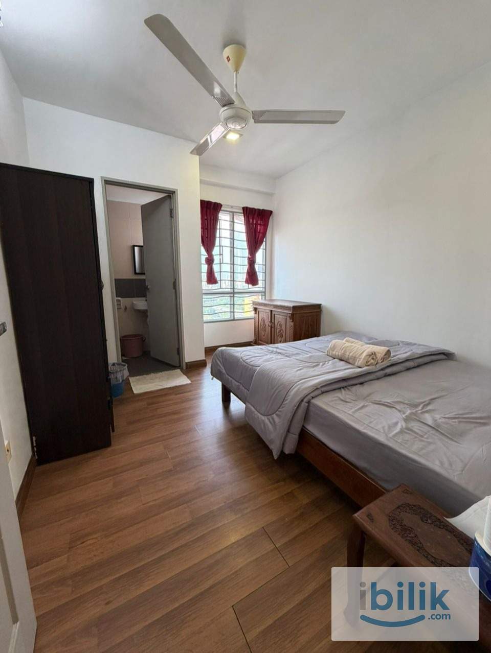 Aircond Master/Medium/Single Room, Female,SERI PUTERI CONDO. 1min walk Cheras lrt  - Image 9