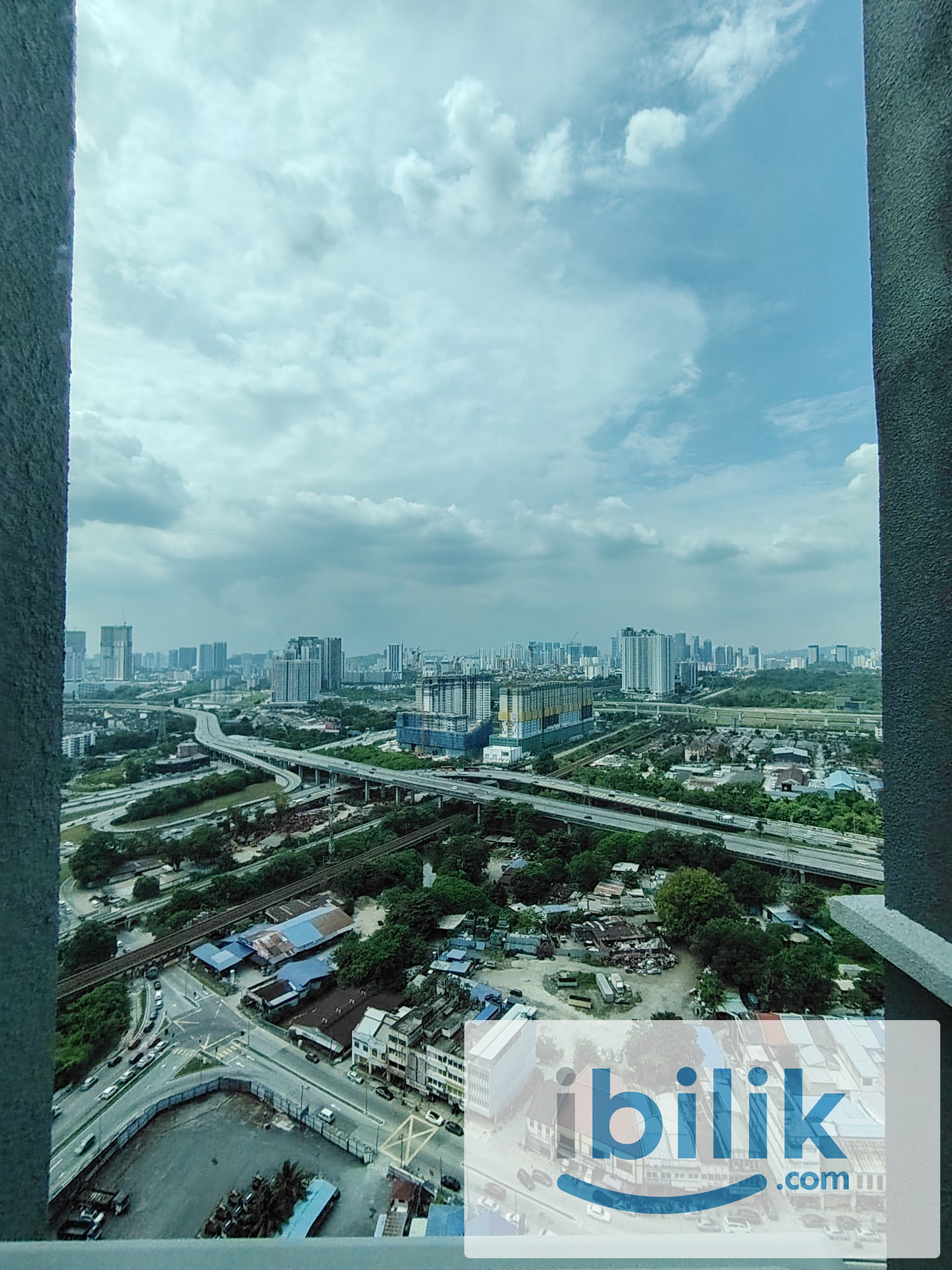 Female unit Furnished Studio-1min walk to LRT⭐⭐⭐⭐⭐ - Image 4