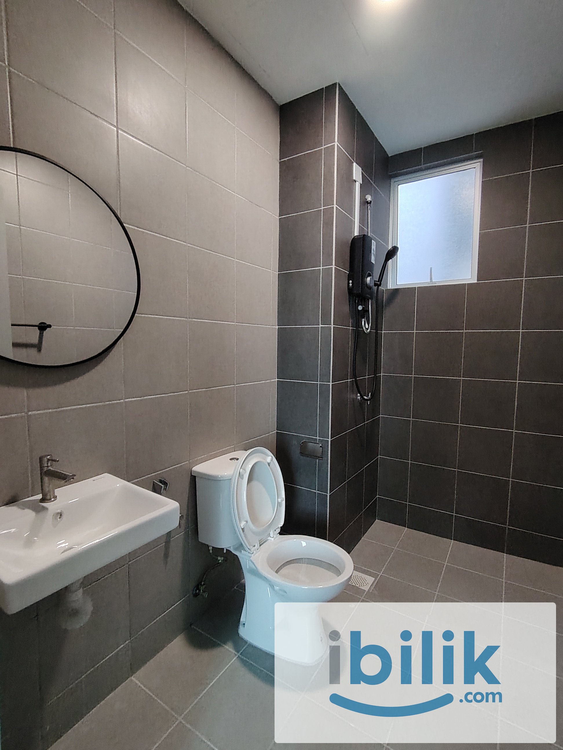 Female Unit Master Room-1 min to LRT Salak Selatan ⭐⭐⭐⭐⭐ - Image 2