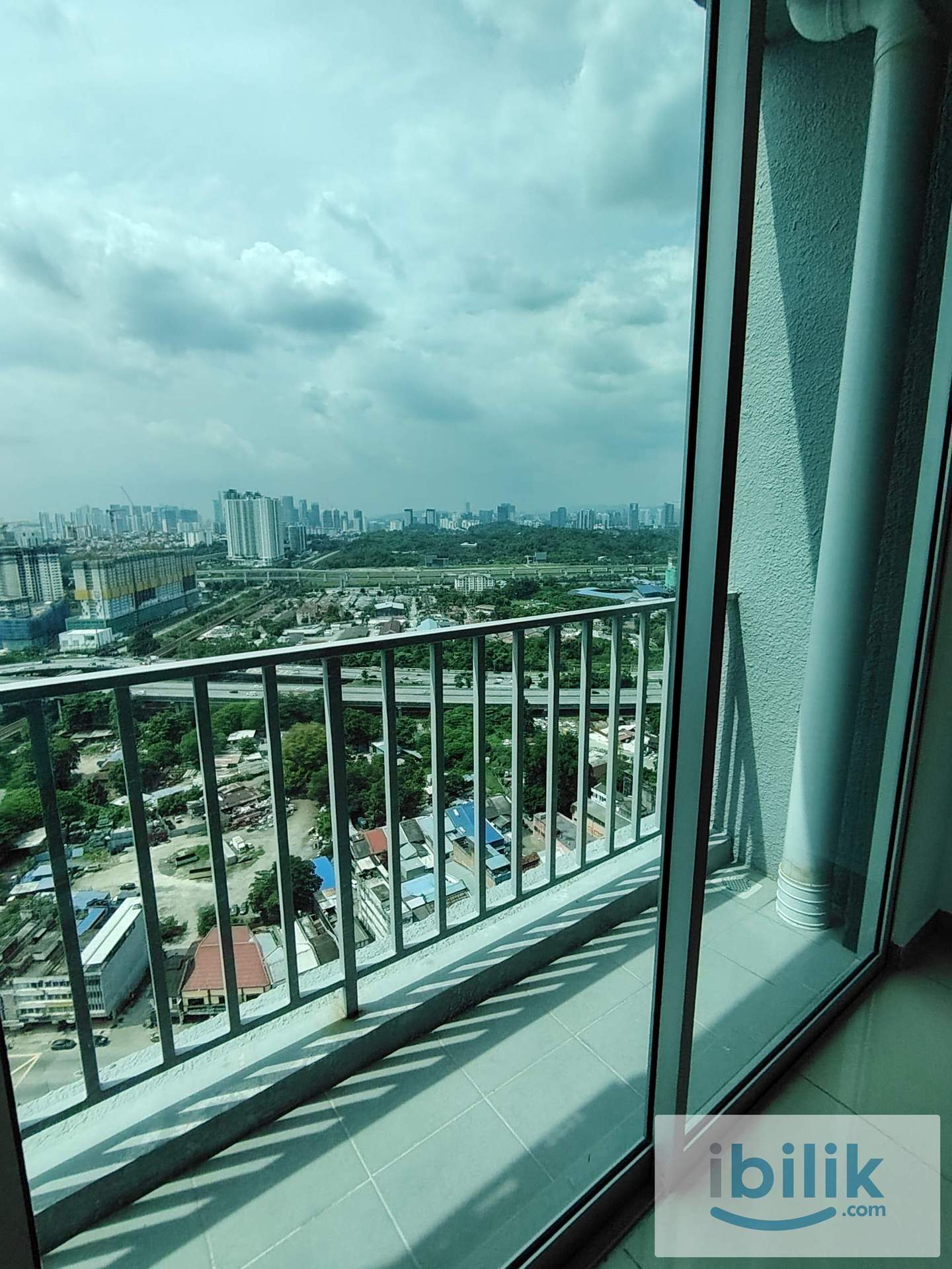 Nikka Female unit Balcony Aircon Medium Room ⭐⭐⭐⭐⭐ - Image 3