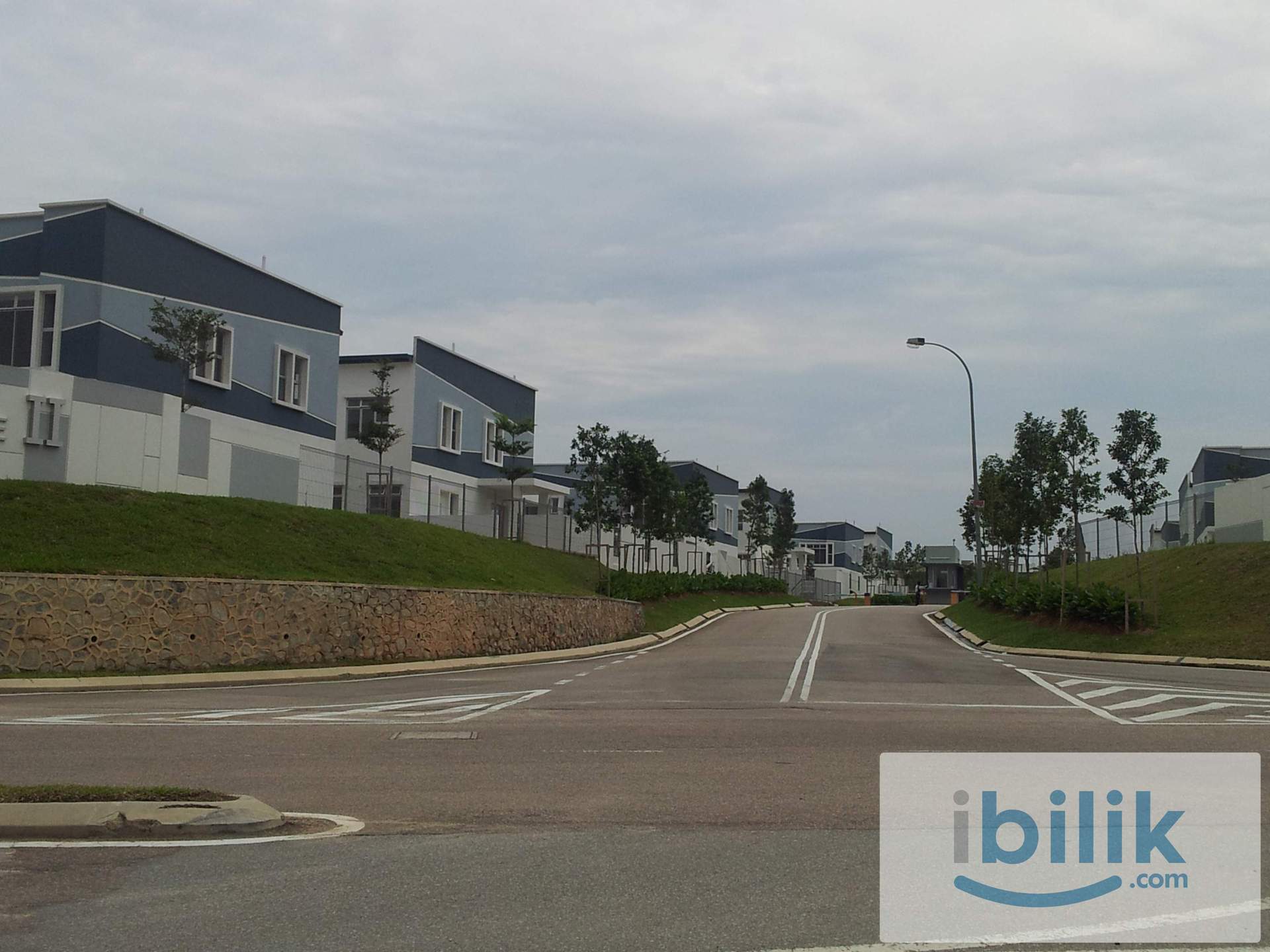 Gated and Guarded Fully Furnished Middle Room at Bukit Indah, Johor Bahru - Image 2