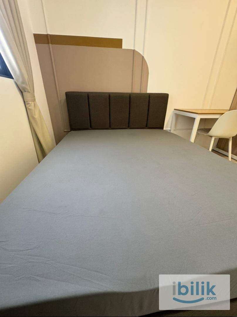 Cosy Middle Room at Savvy Riana  - Image 4