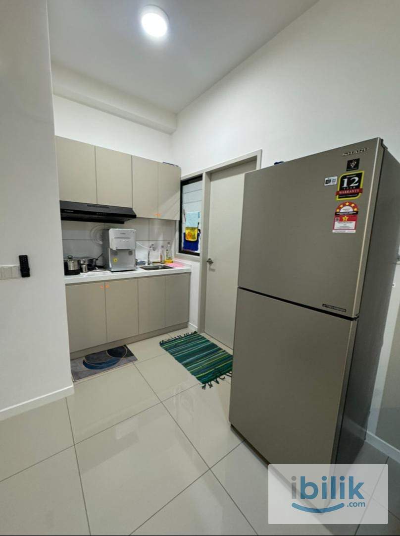 Cosy Middle Room at Savvy Riana  - Image 6