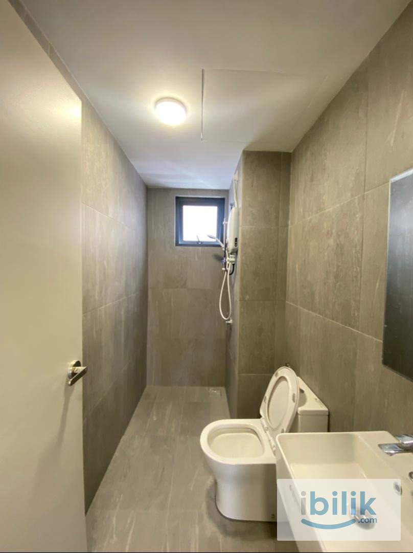 Cosy Fully Furnished Master room for rent  - Image 3