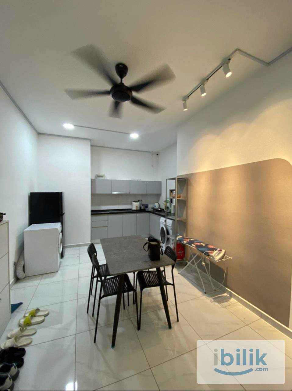 Fully Furnished Middle Room near AEON Seri Kembangan  - Image 2