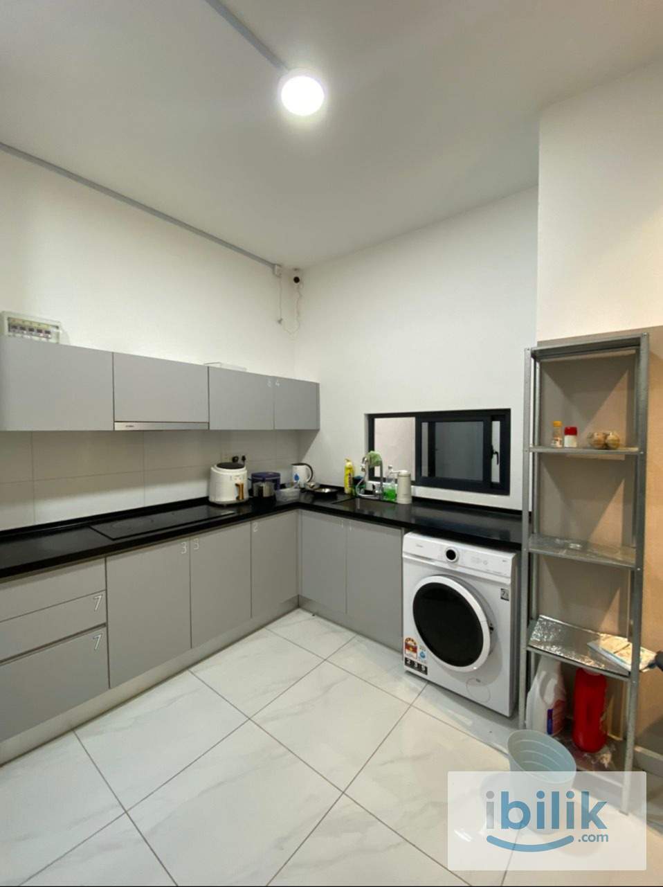Fully Furnished Middle Room near AEON Seri Kembangan  - Image 3