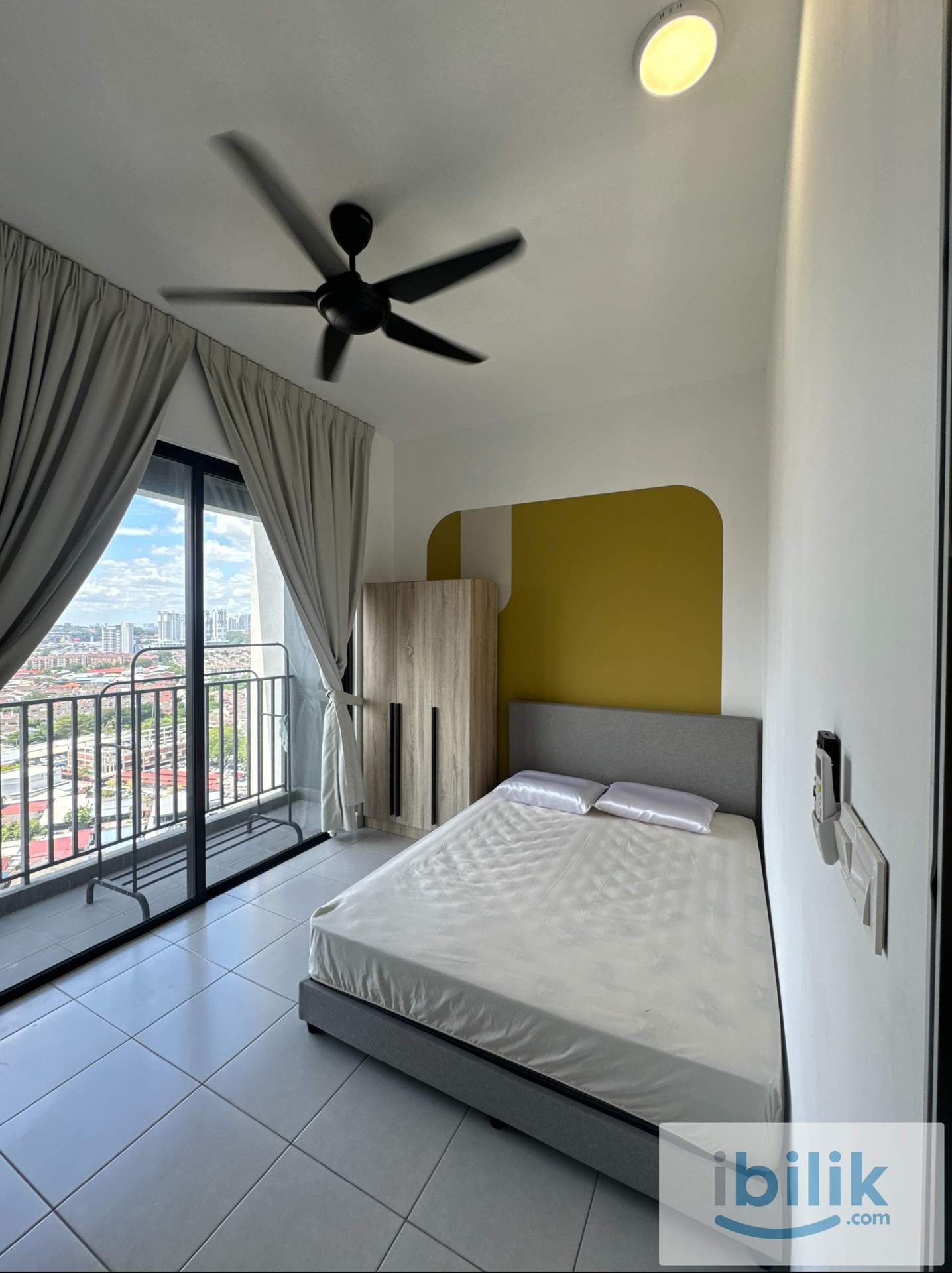 Near MRT Balcony Room for rent  - Image 2