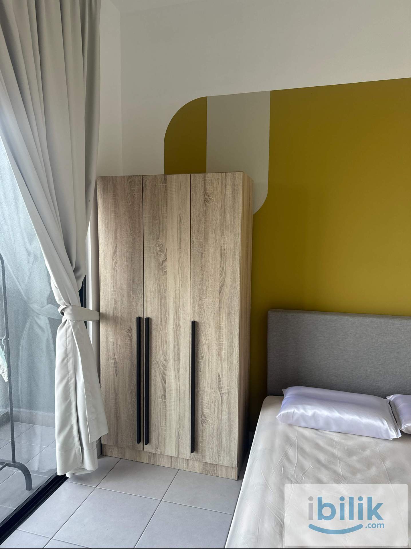 Near MRT Balcony Room for rent  - Image 4