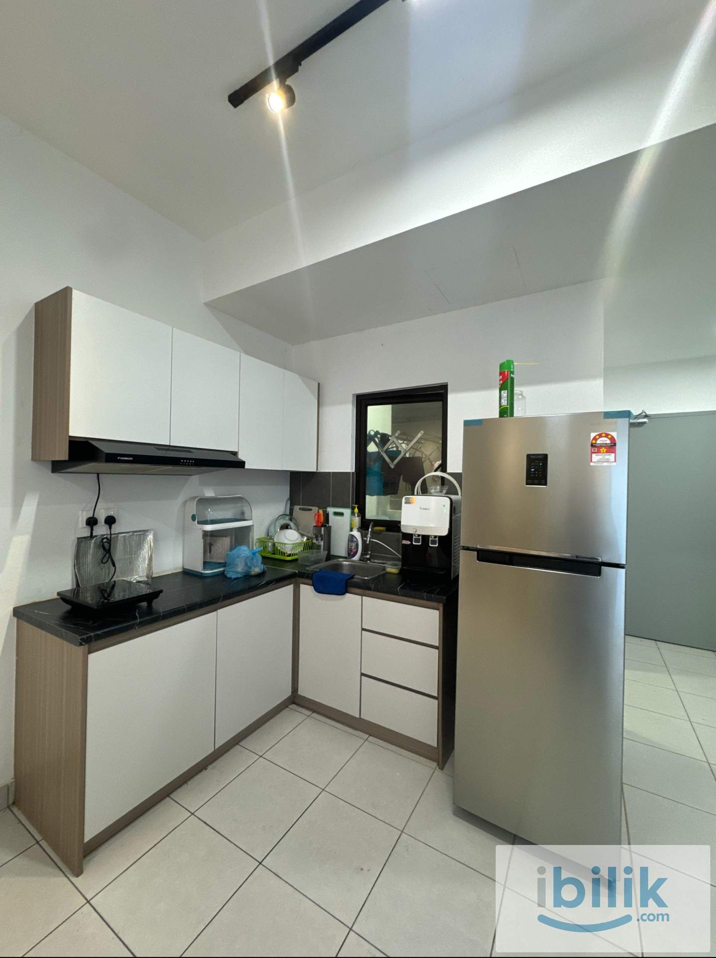 Near MRT Balcony Room for rent  - Image 5