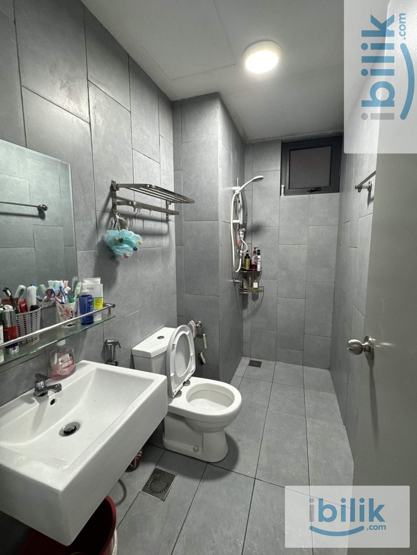 Near Maluri MRT Fully Furnished Middle Room  - Image 8