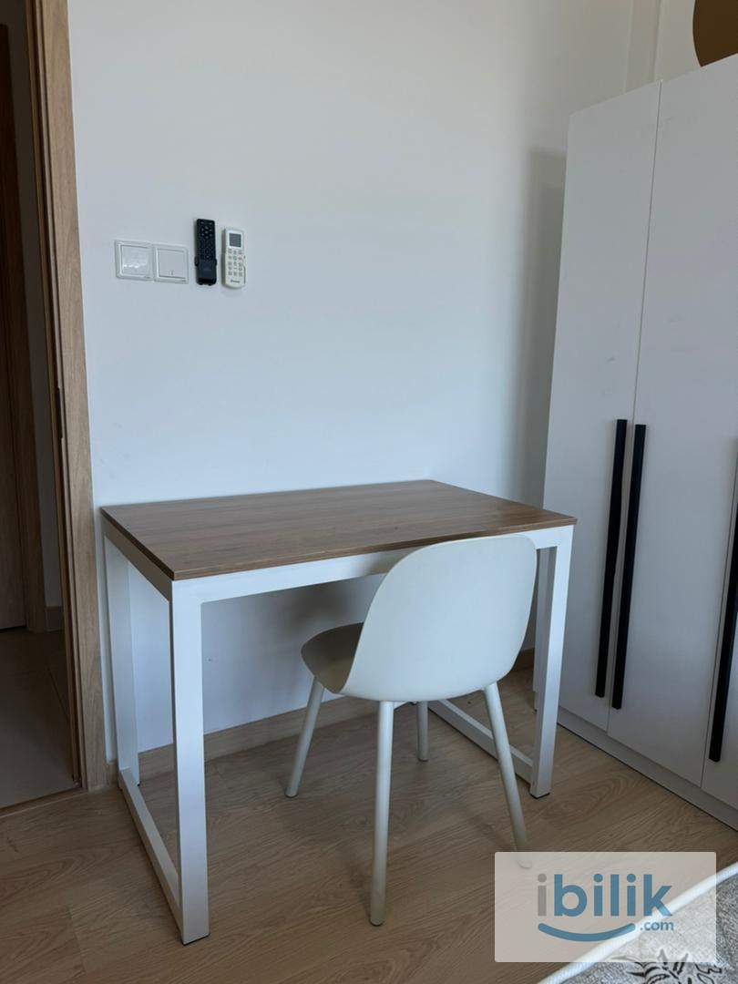 KL North Fully Furnished Beautiful Master Room  - Image 4