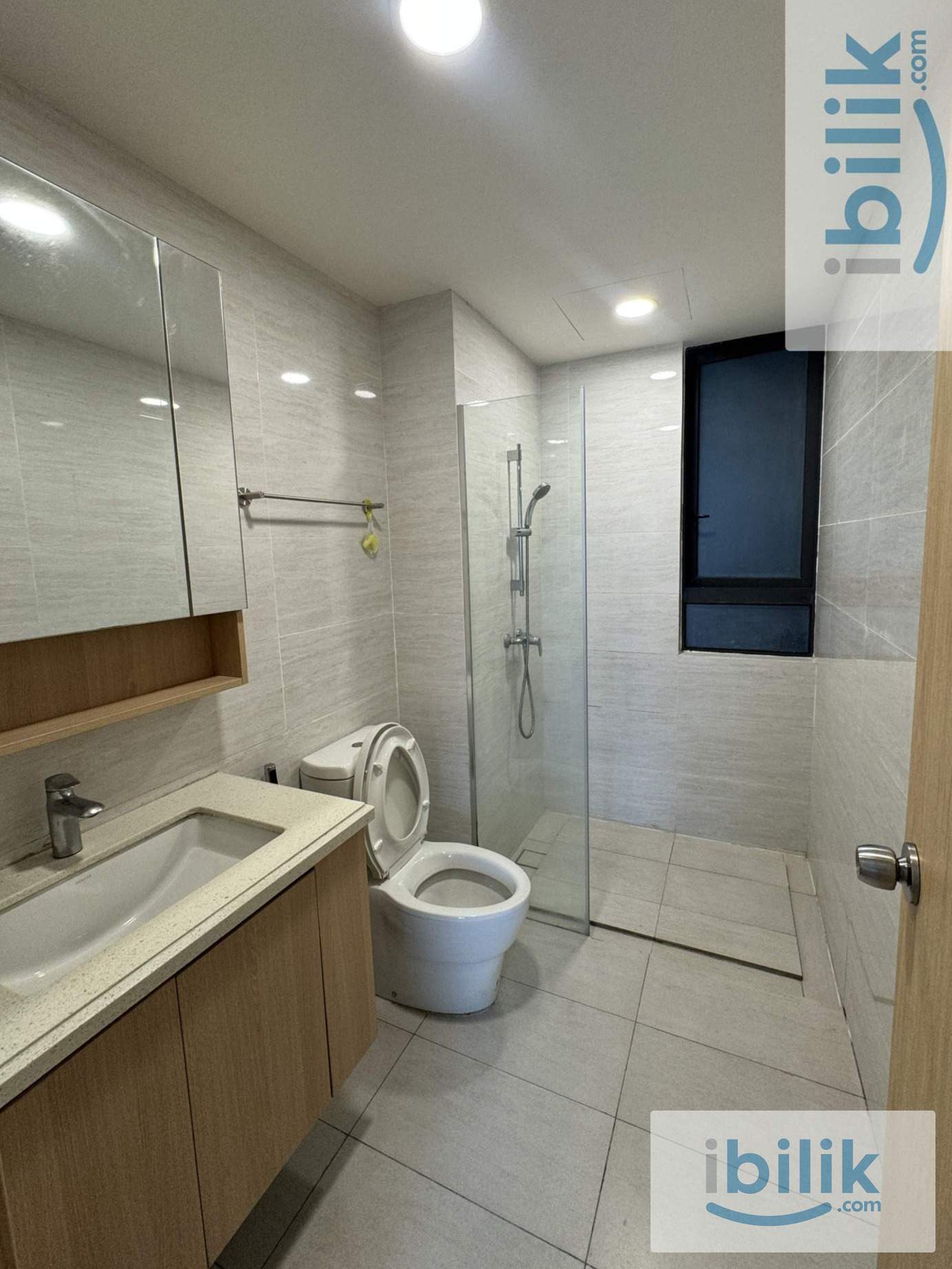 KL North Fully Furnished Beautiful Master Room  - Image 1