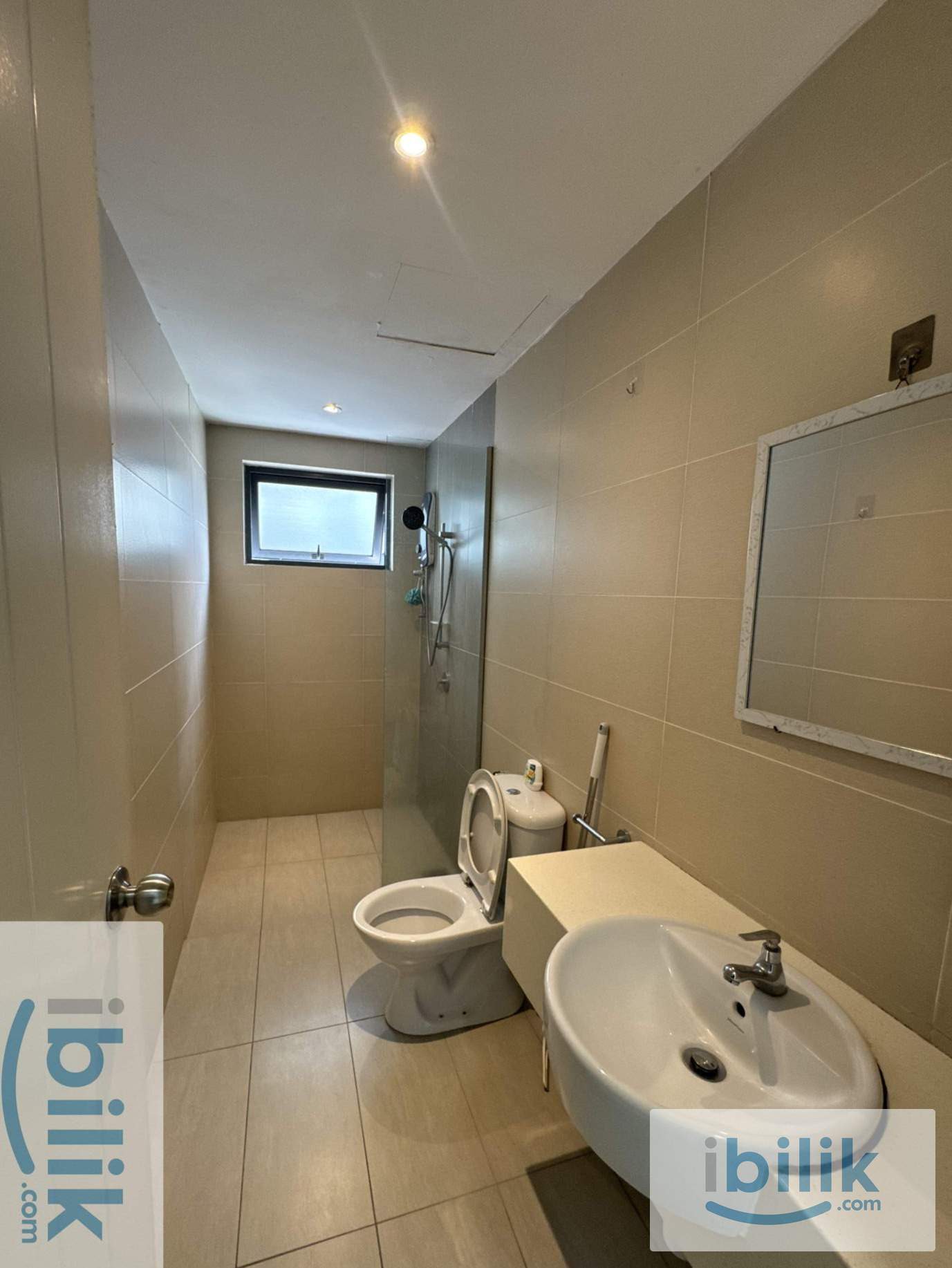 Fully Furnished Cosy Medium Room at RiRiverville  - Image 9