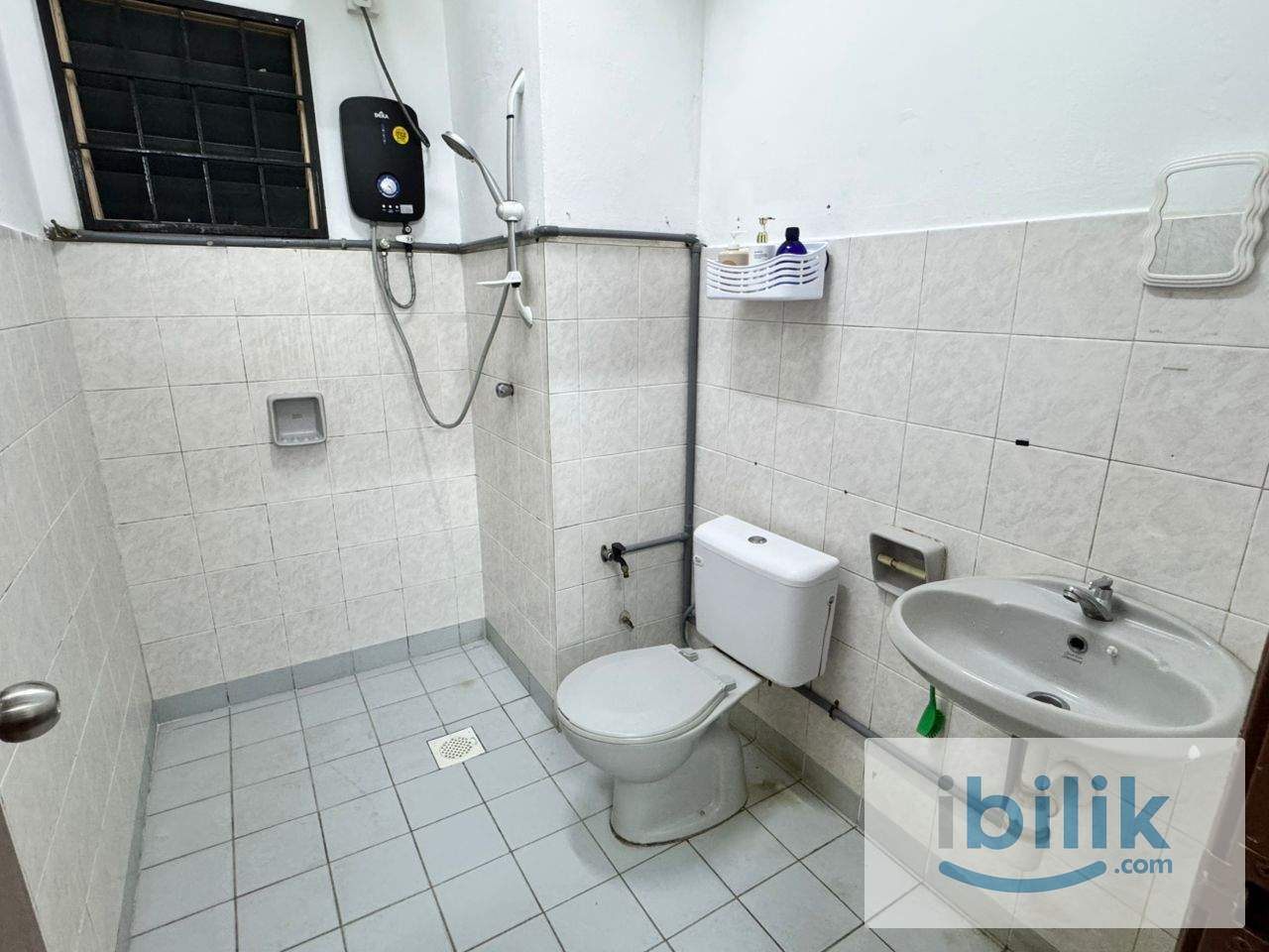 Newly Refurbished Master Room @ LRT Salak Selatan - Image 4