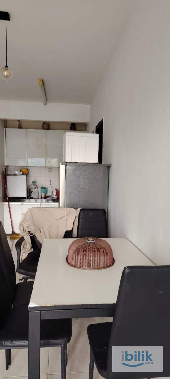 Middle Room at Anggun Puri, Dutamas - Image 5