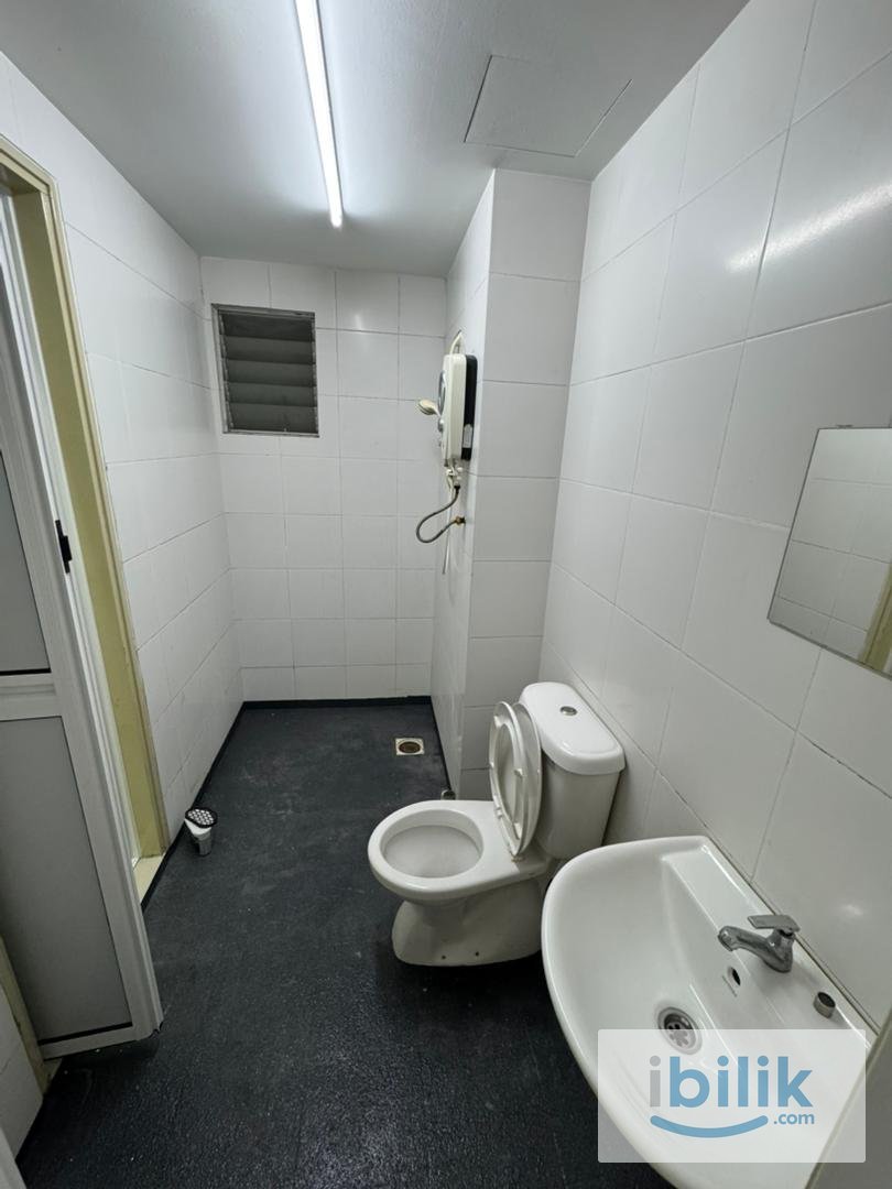 Middle Room To Let - Image 5