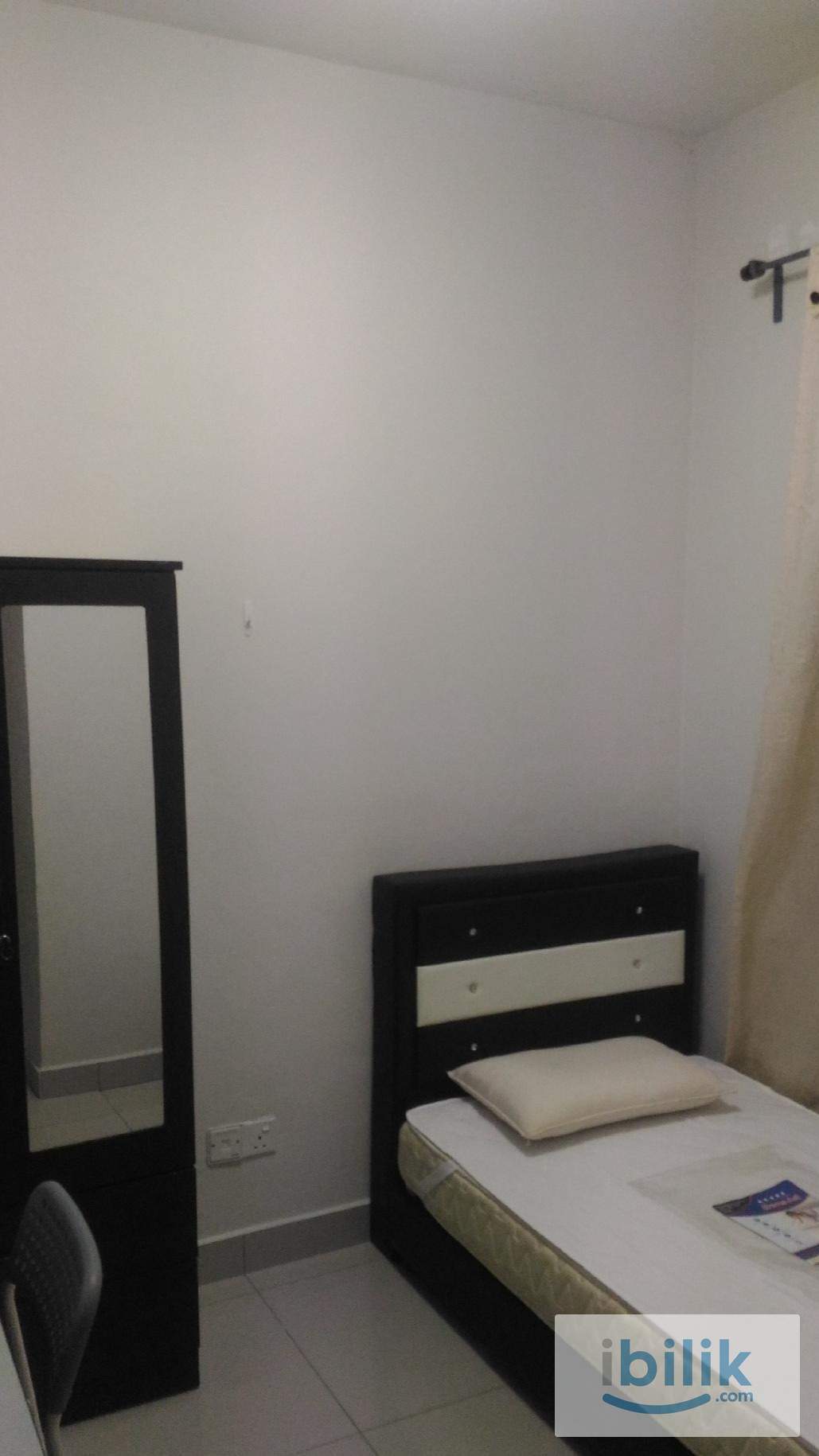Small Room - Image 1