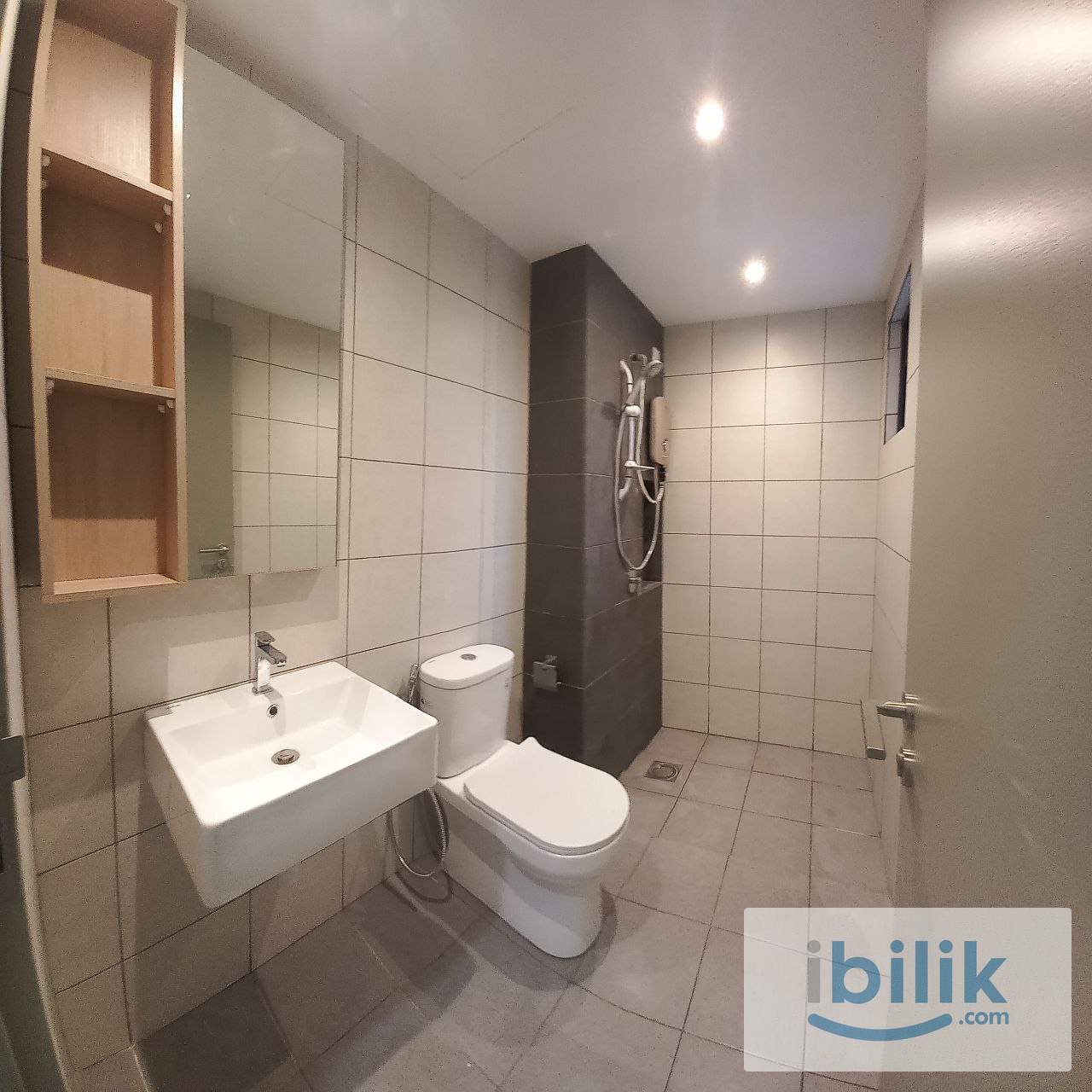 MEDIUM Room For Rent @ D'Vervain DVervain Damansara Perdana Mutiara Damansara PJ Trade Centre Empire City - Image 4