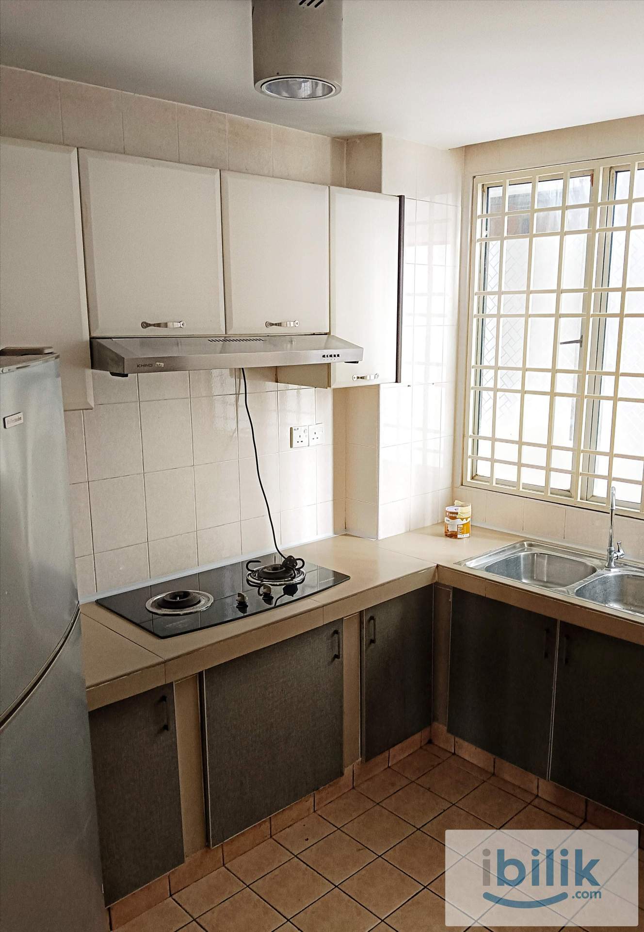Female unit, Medium room, 10 mins to LRT  - Image 3