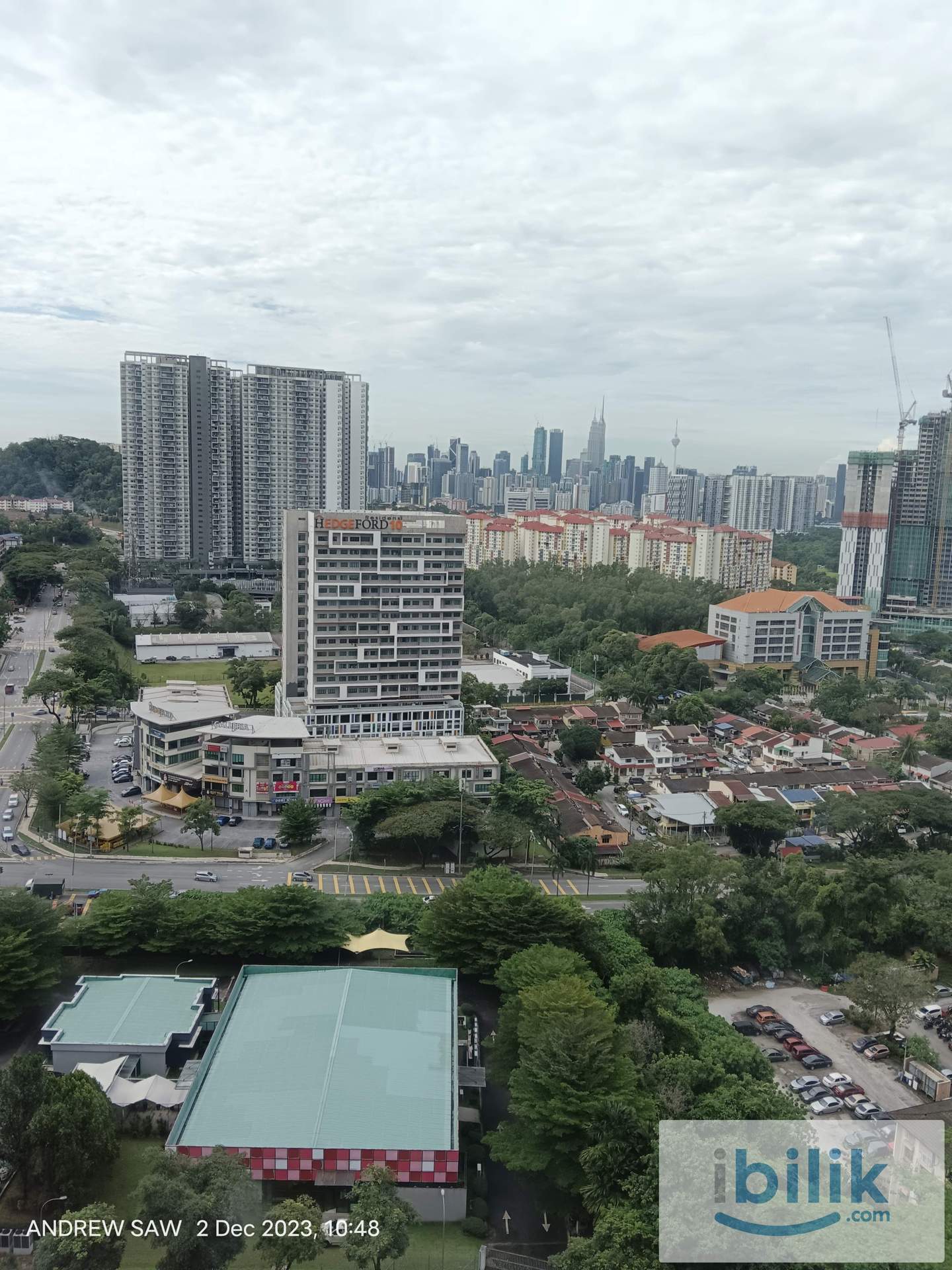 Female unit, large Medium Room, 10 mins walk to LRT  - Image 3