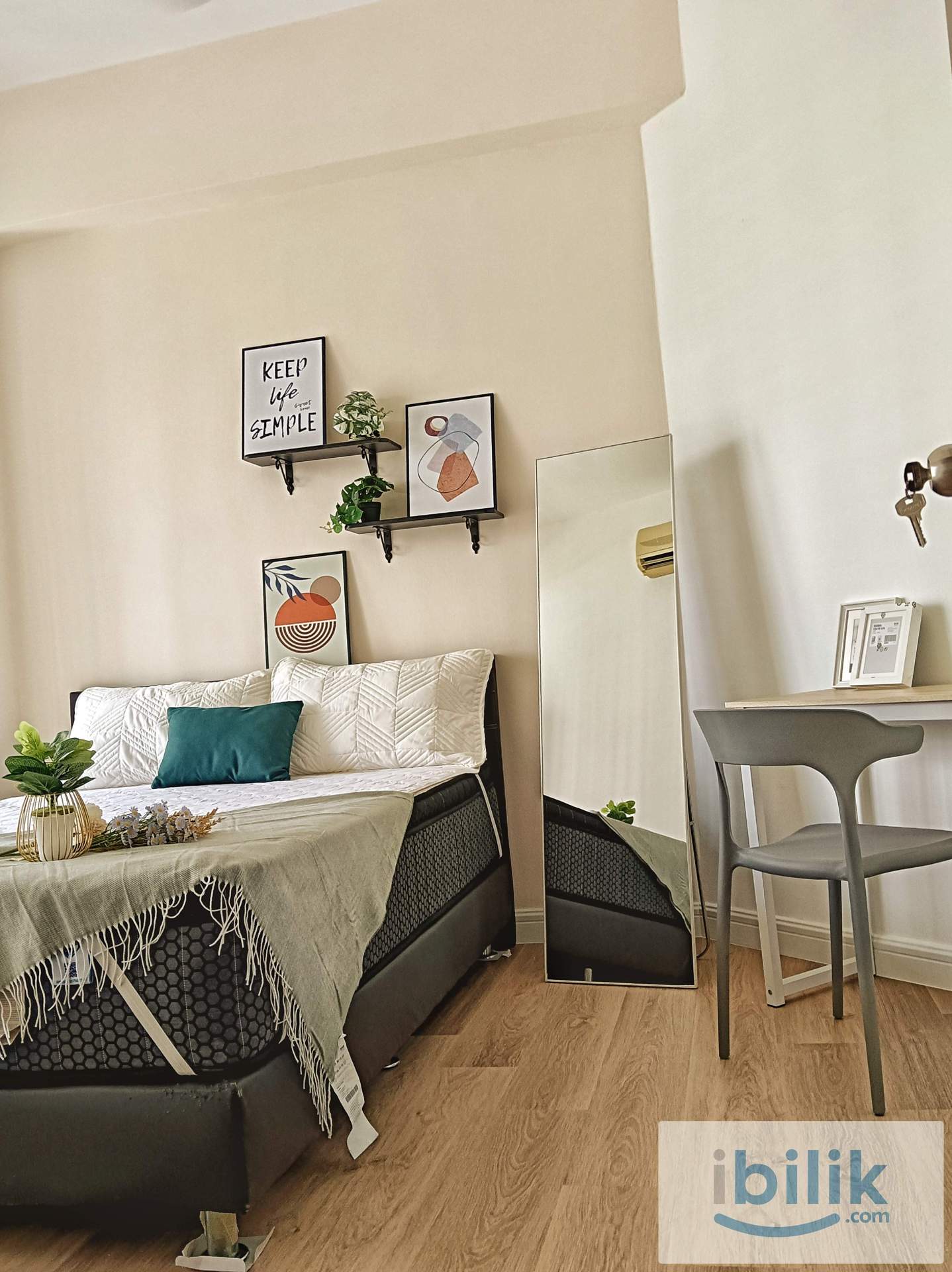Famale Muslimah, Large Medium room, 10 mins walk to LRT  - Image 2
