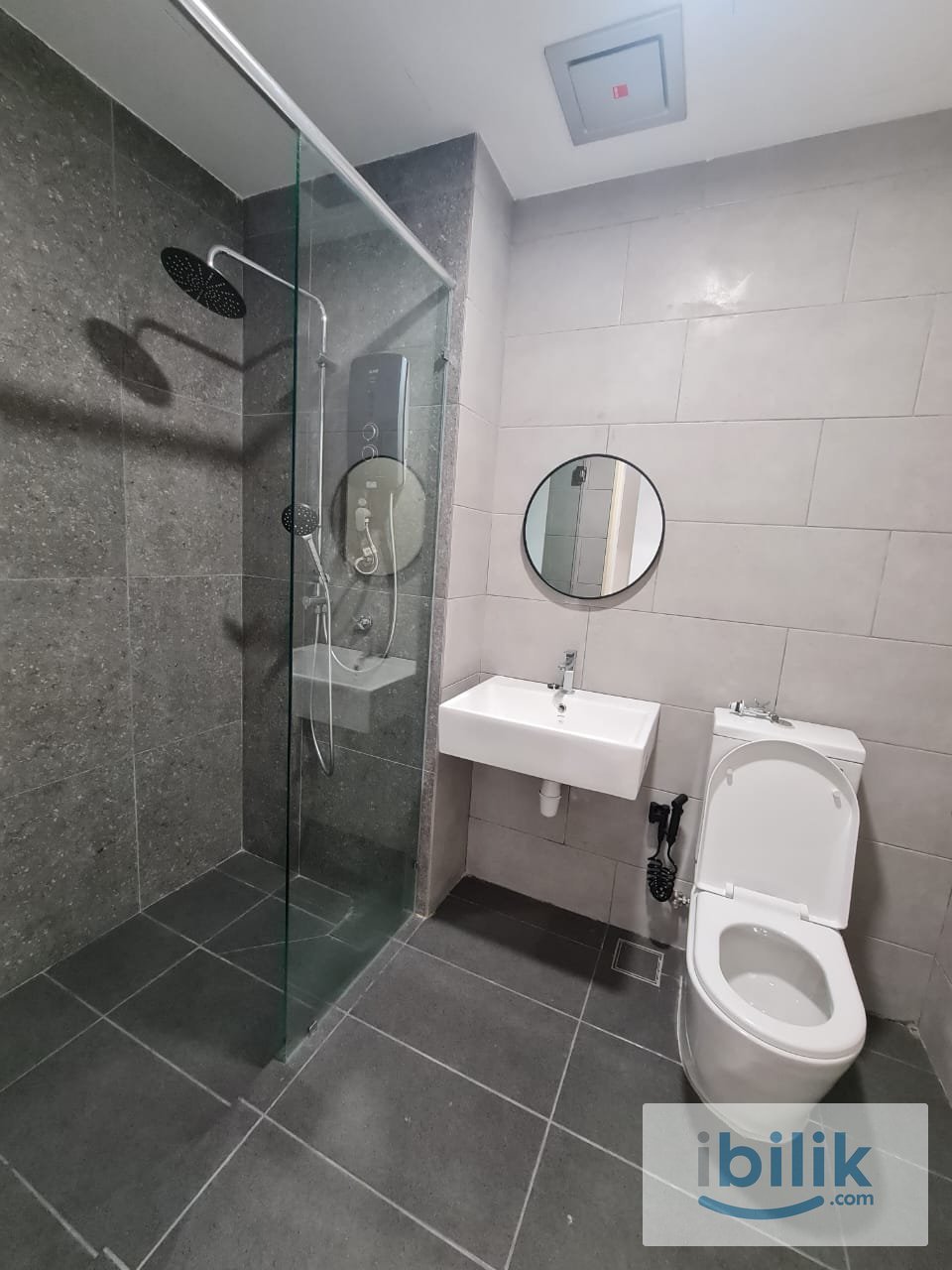 Zero Deposit Female Masteroom Available At Meta Residence, Seri Kembangan - Image 3