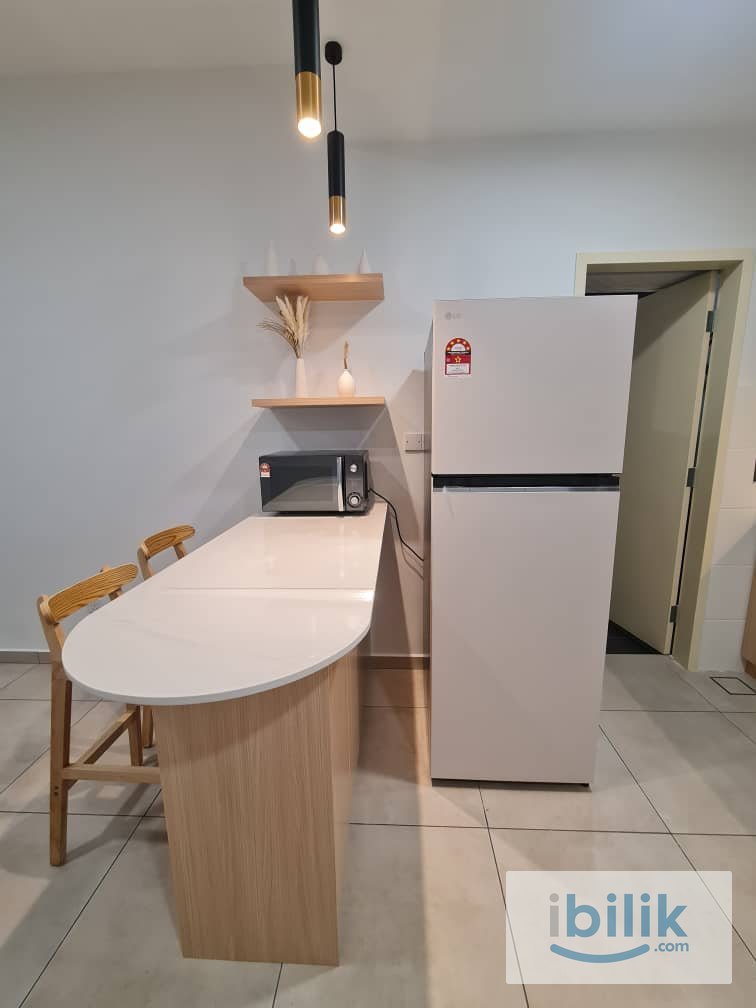 Middle Room With Low Deposit at Meta Residence, Seri Kembangan  - Image 5