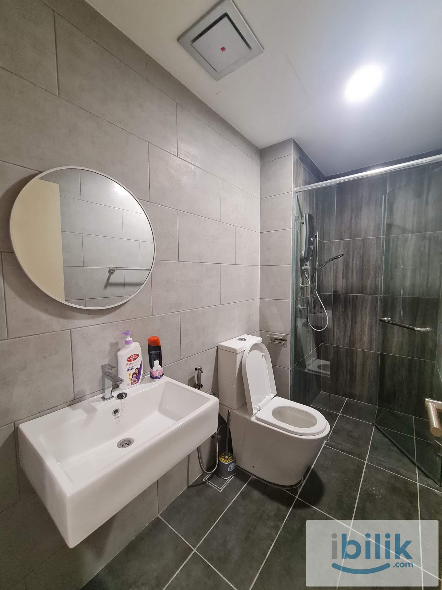Middle Room Zero Deposit At Meta Residence Seri Kembangan  - Image 4