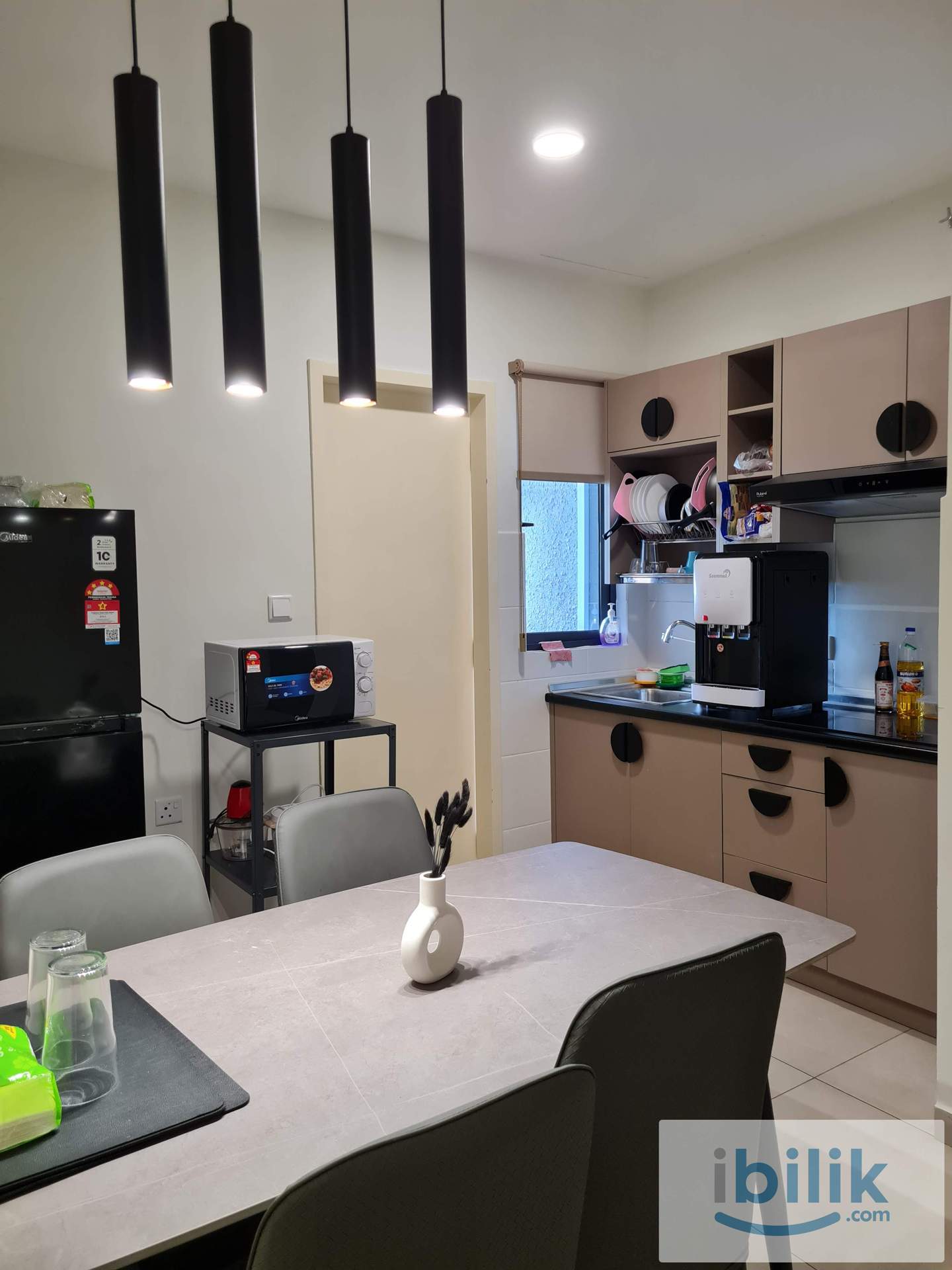 Single Room With Space Suitable For Student/Budget Tenant  - Image 2