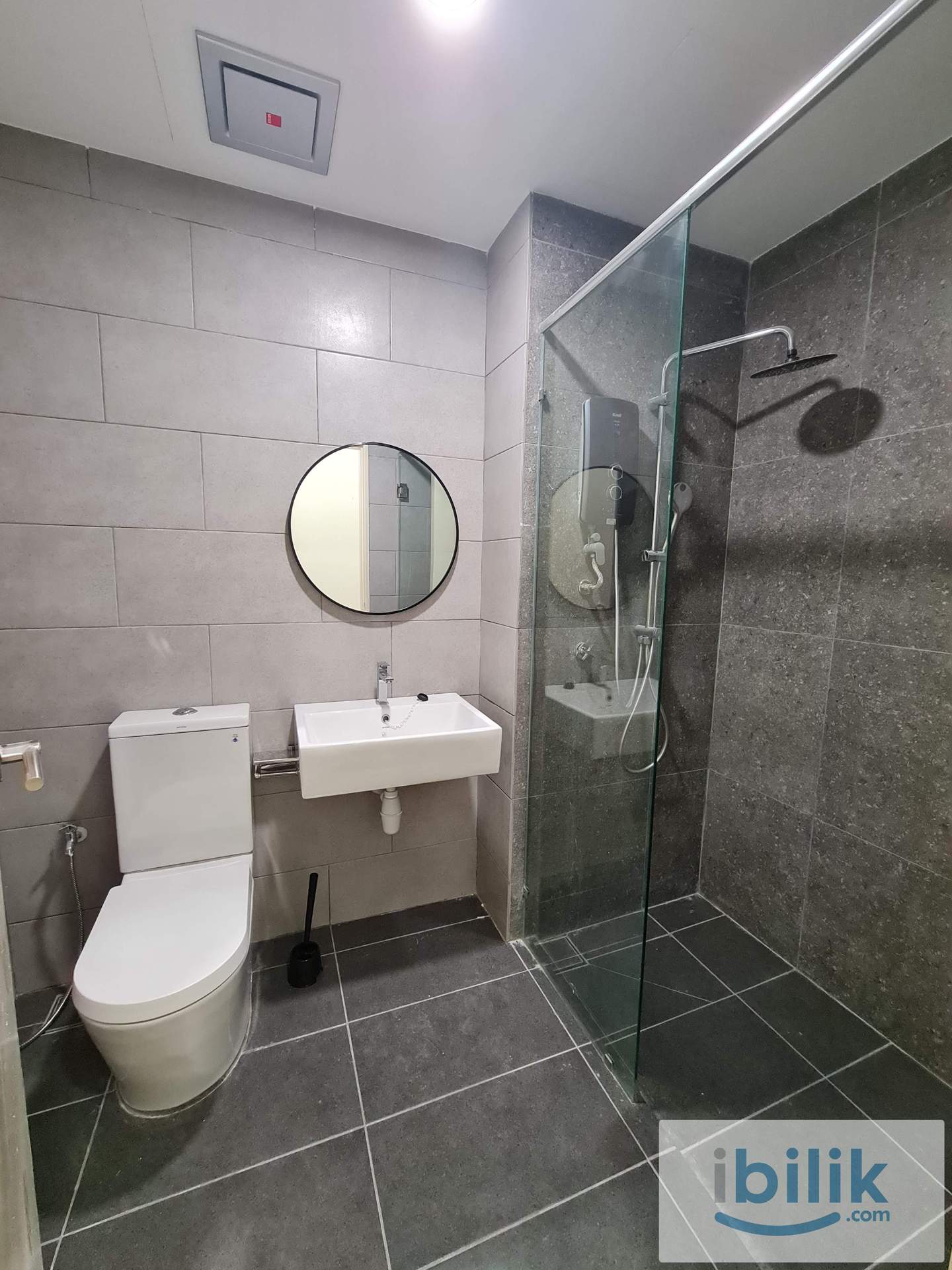 Single Room With Space Suitable For Student/Budget Tenant  - Image 5