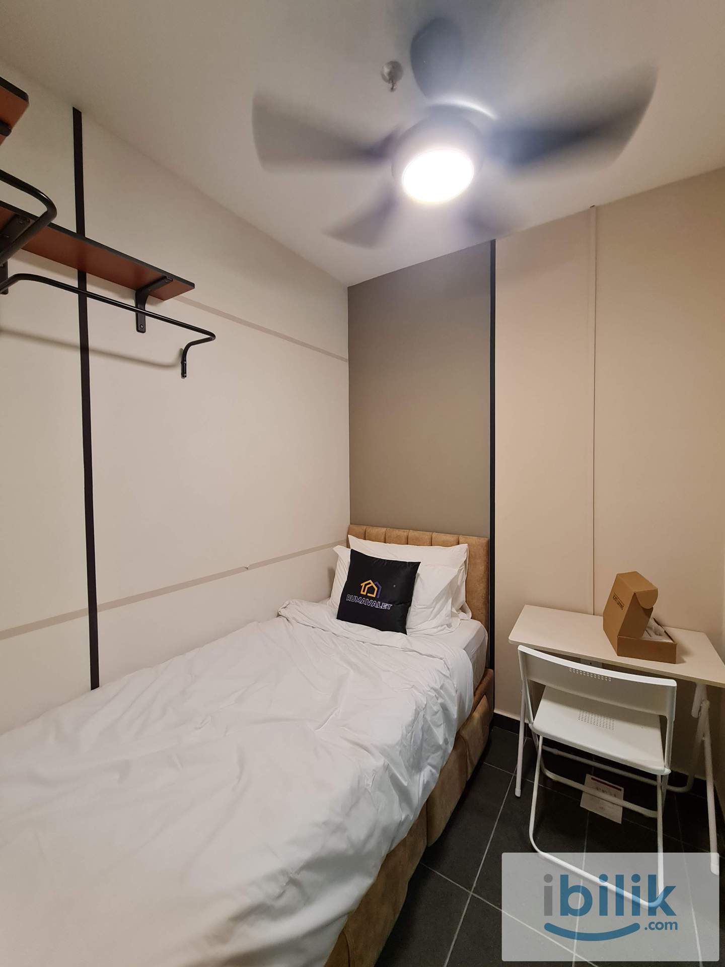 Single Room With Private Bathroom At Meta Residence, Seri Kembangan  - Image 1