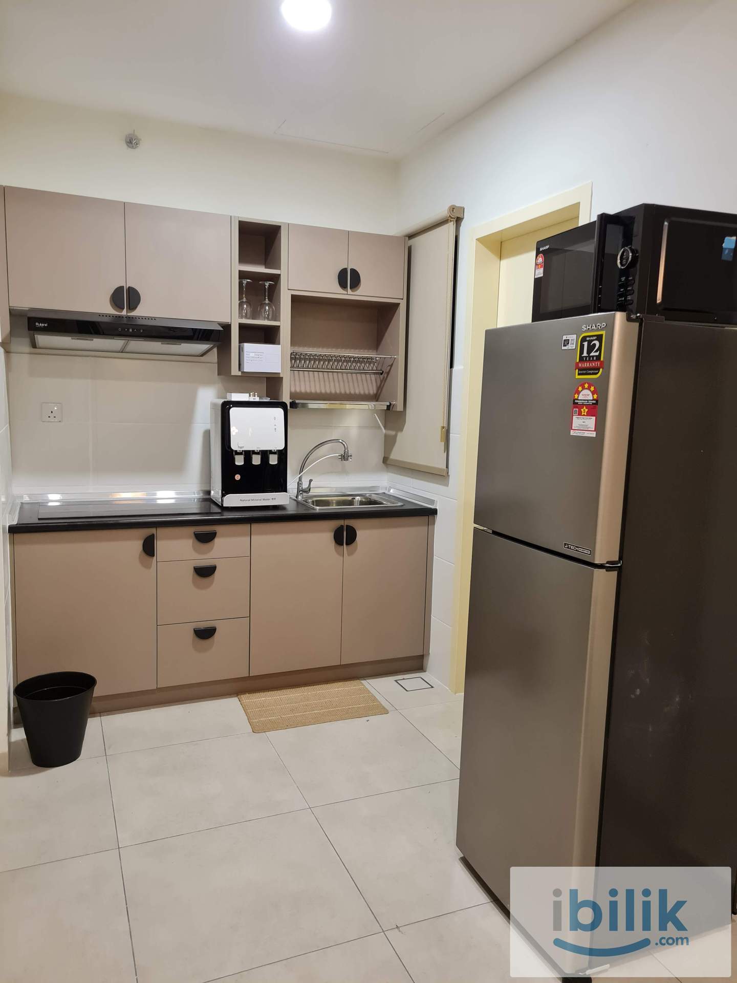 Single Room With Private Bathroom At Meta Residence, Seri Kembangan  - Image 2