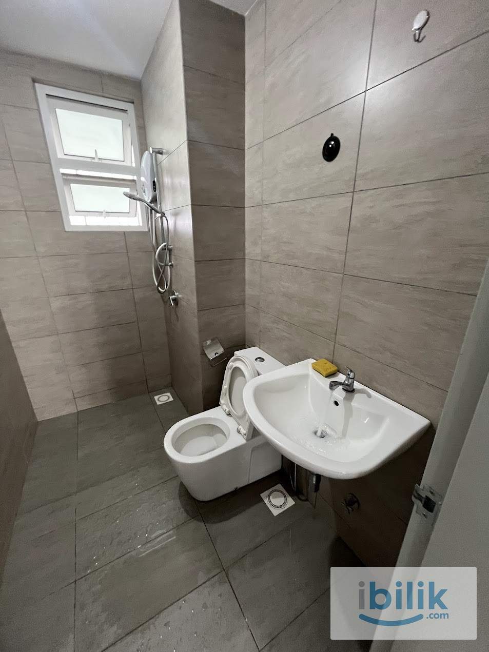 TR Residence, Titiwangsa – Master Room for Rent (Male Unit) - Image 6