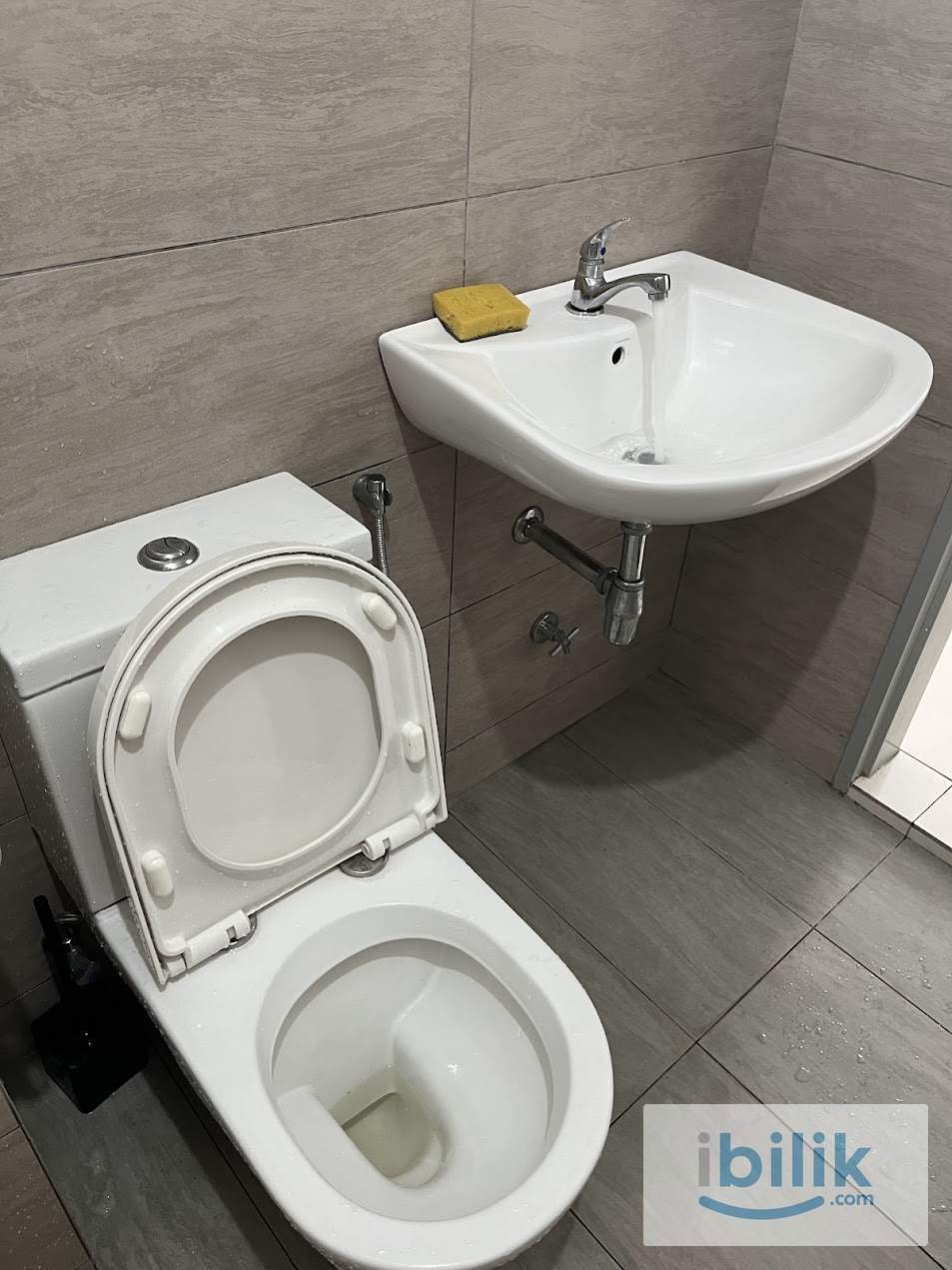 TR Residence, Titiwangsa – Master Room for Rent (Male Unit) - Image 5