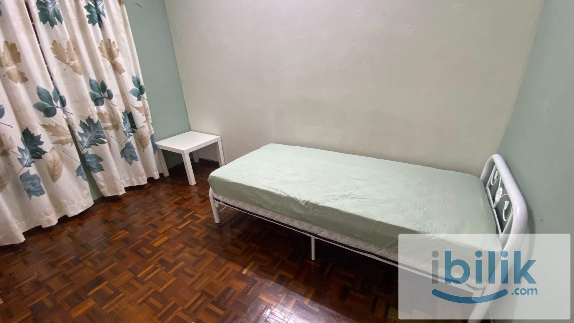 Middle Room To Let For FEMALE @Bayu Tasik Condo Nearby LRT - Image 1