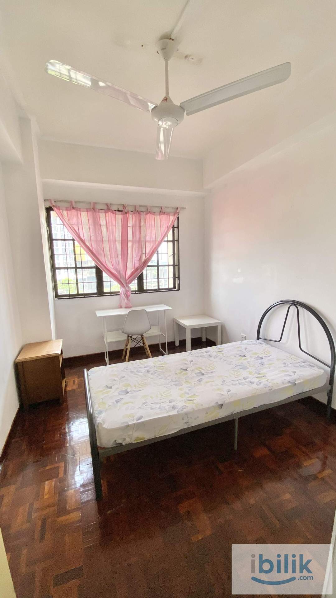 Middle Room For Rent (FEMALE ONLY) @ Bayu Tasik Condo Near LRT & HUKM - Image 1