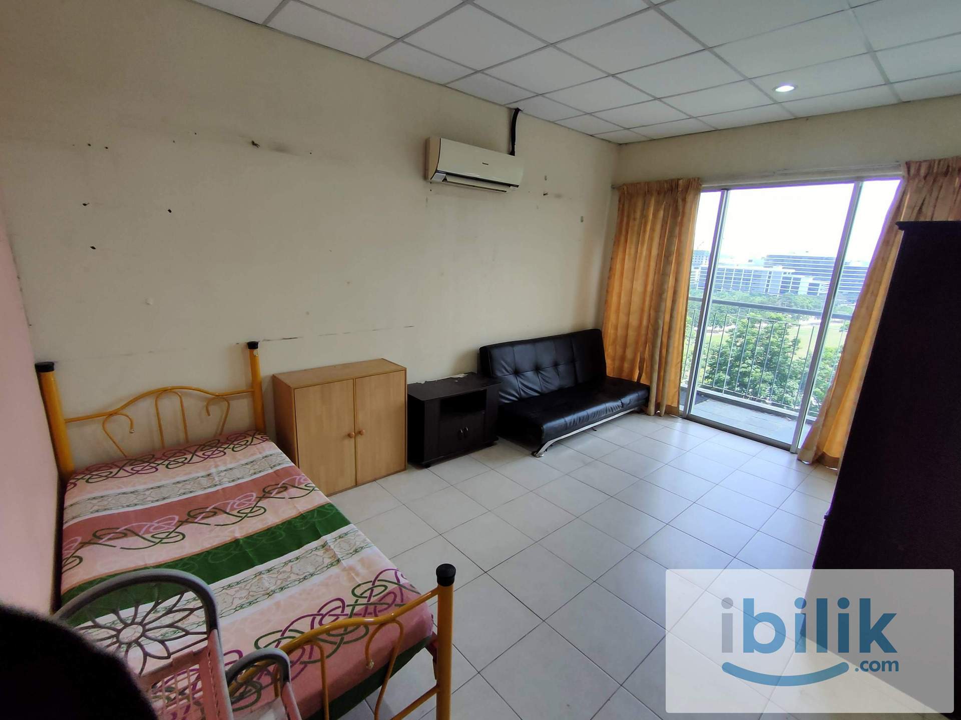 Cyberia Smarthome.  Furnished NONsharing Large Master Room Airconditioned. - Image 1