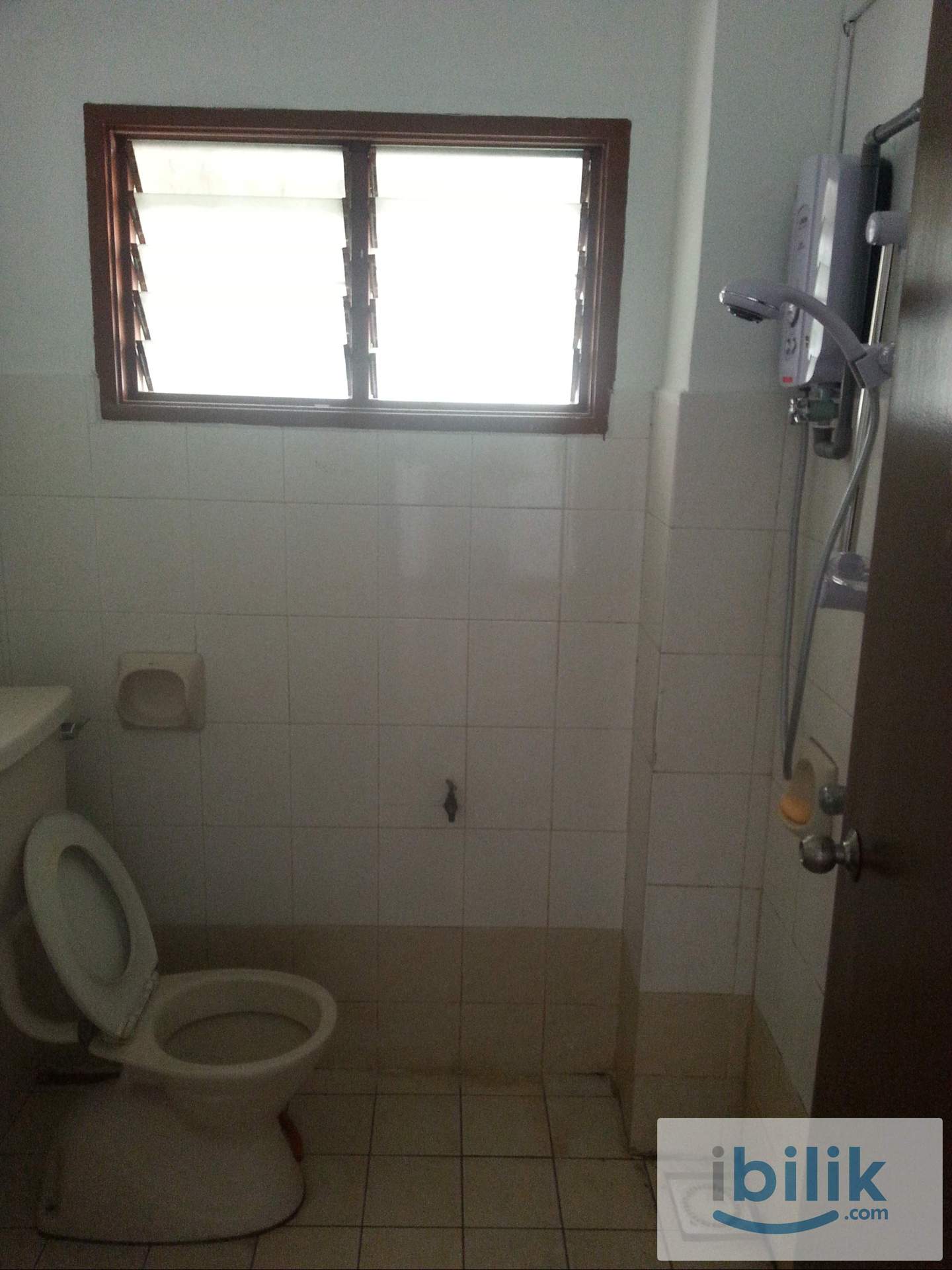 Mid Size Bedroom @ Putra Height (Section 2) - Image 2